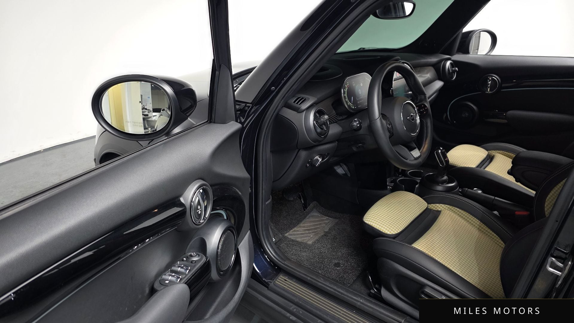 MINI Cooper S 2023 — миниатюра 11