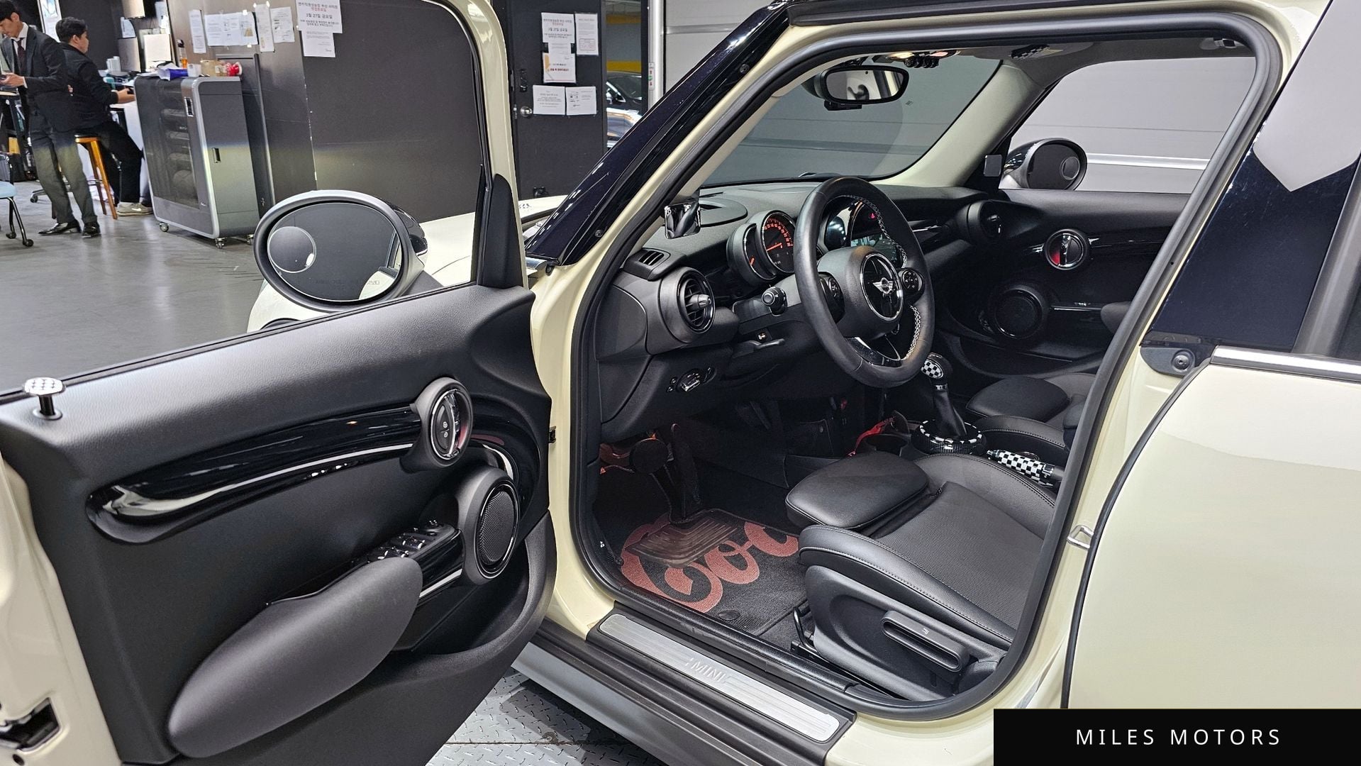 MINI 쿠퍼 2018 — миниатюра 11