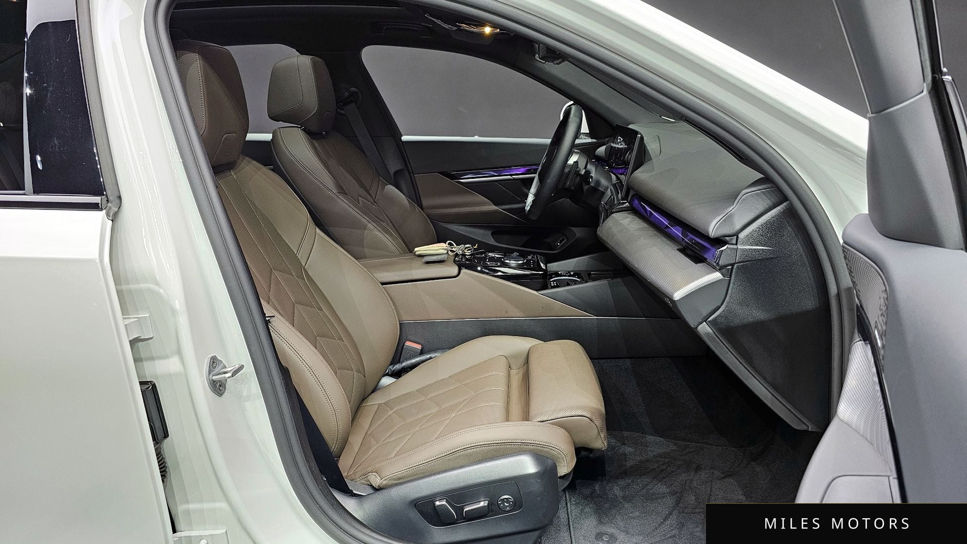 BMW 5시리즈 (G60) 2025 — миниатюра 10