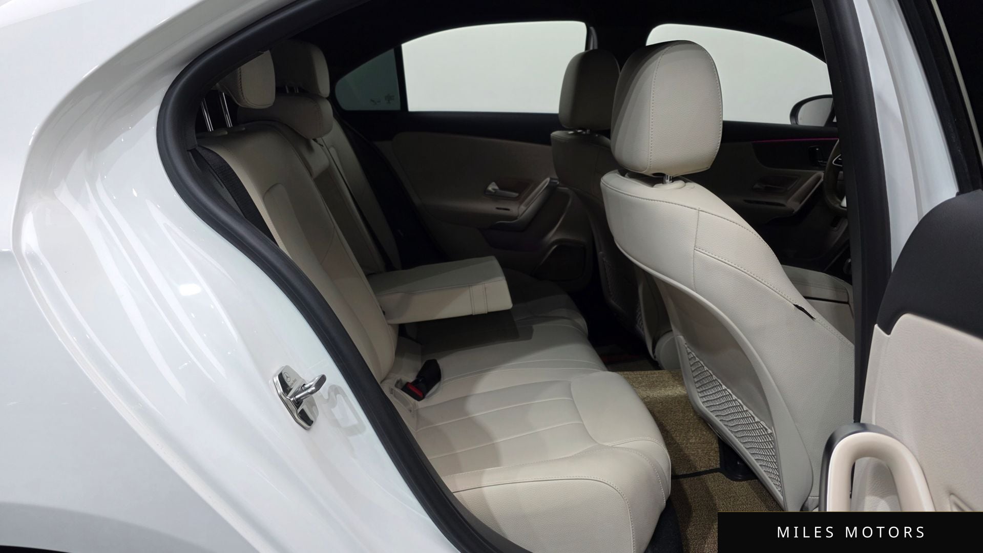 Mercedes-Benz A-Class W177 2023 — миниатюра 12