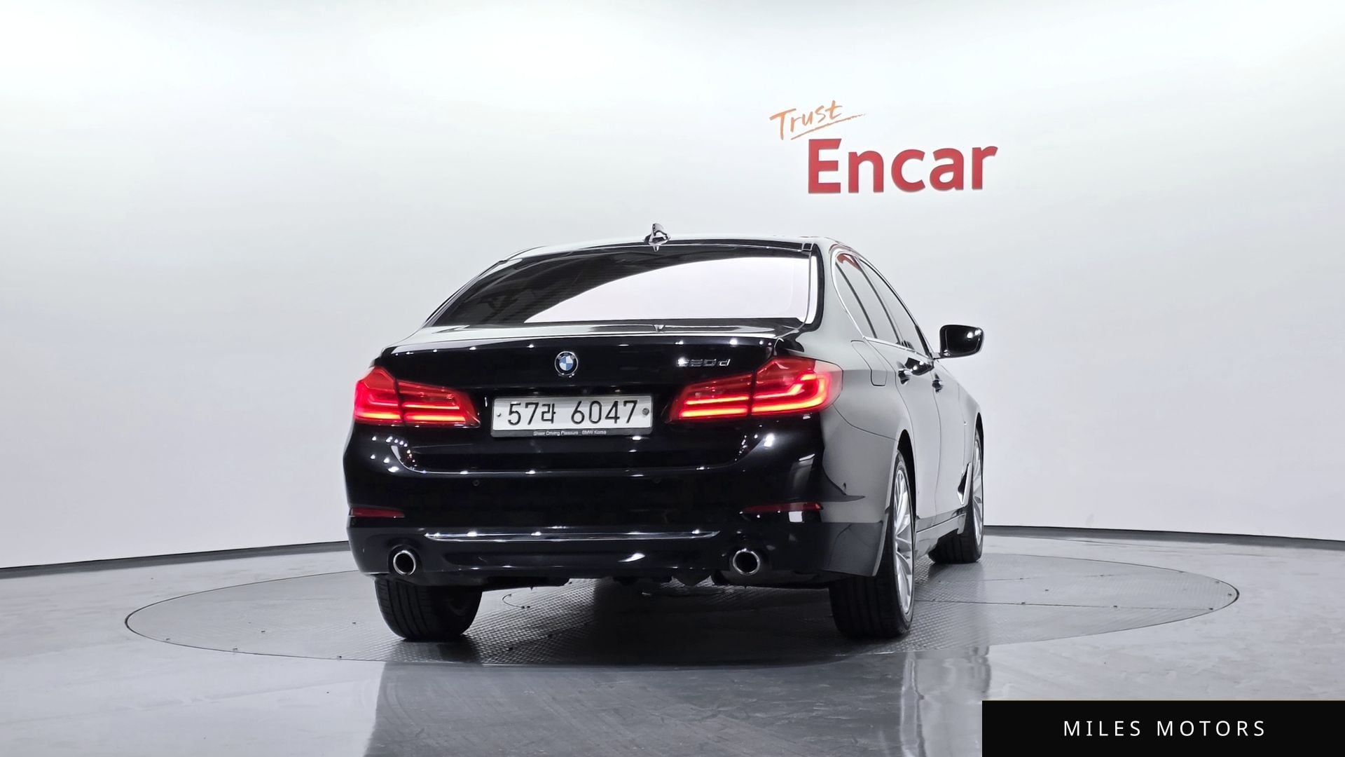 BMW 5 Series (G30) 2018 — миниатюра 3