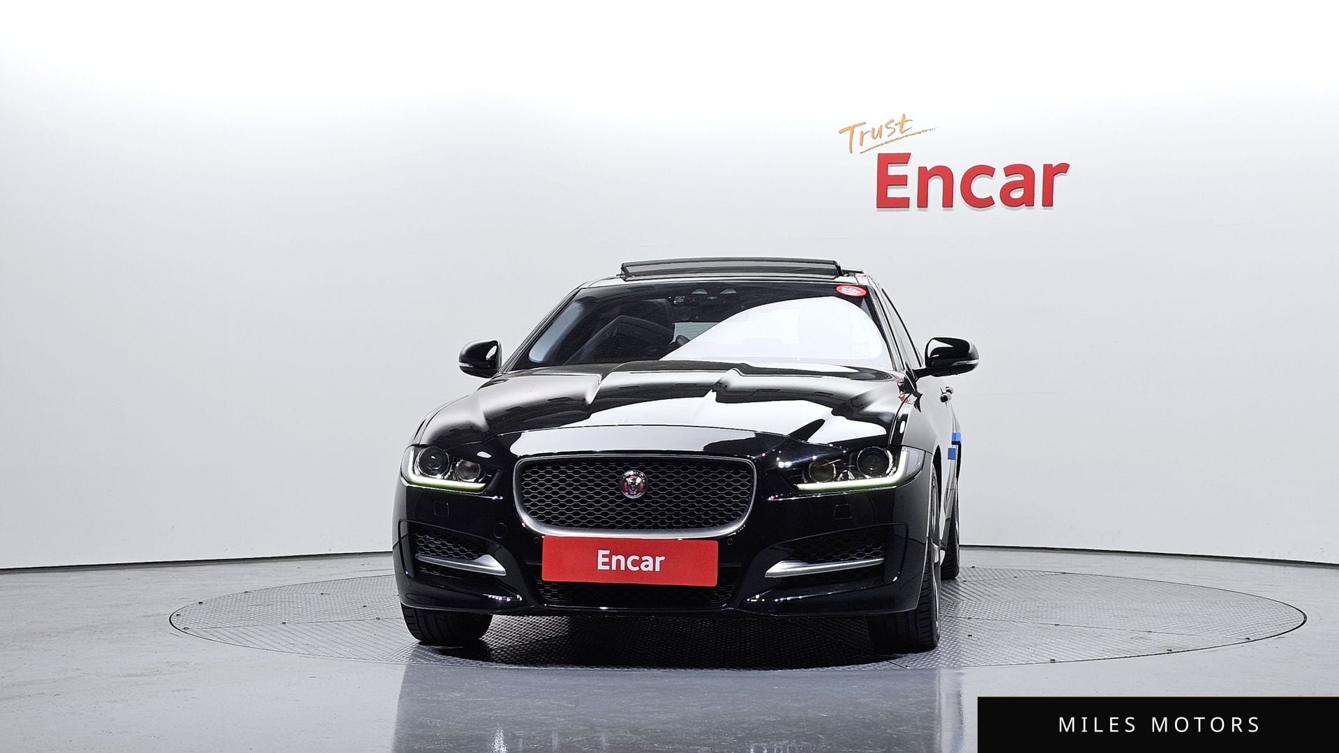 Jaguar XE 2018 — миниатюра 3
