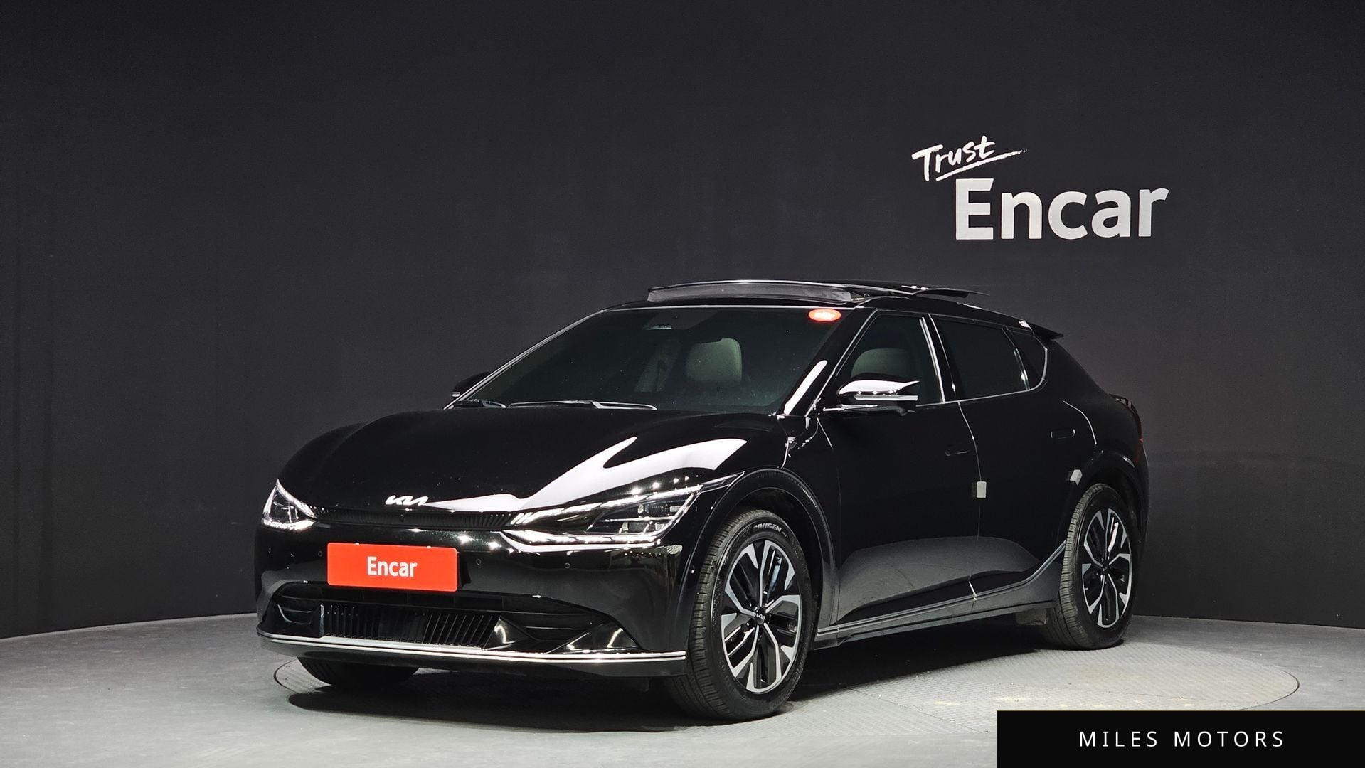 Kia EV6 2023 — фото 1 из 12