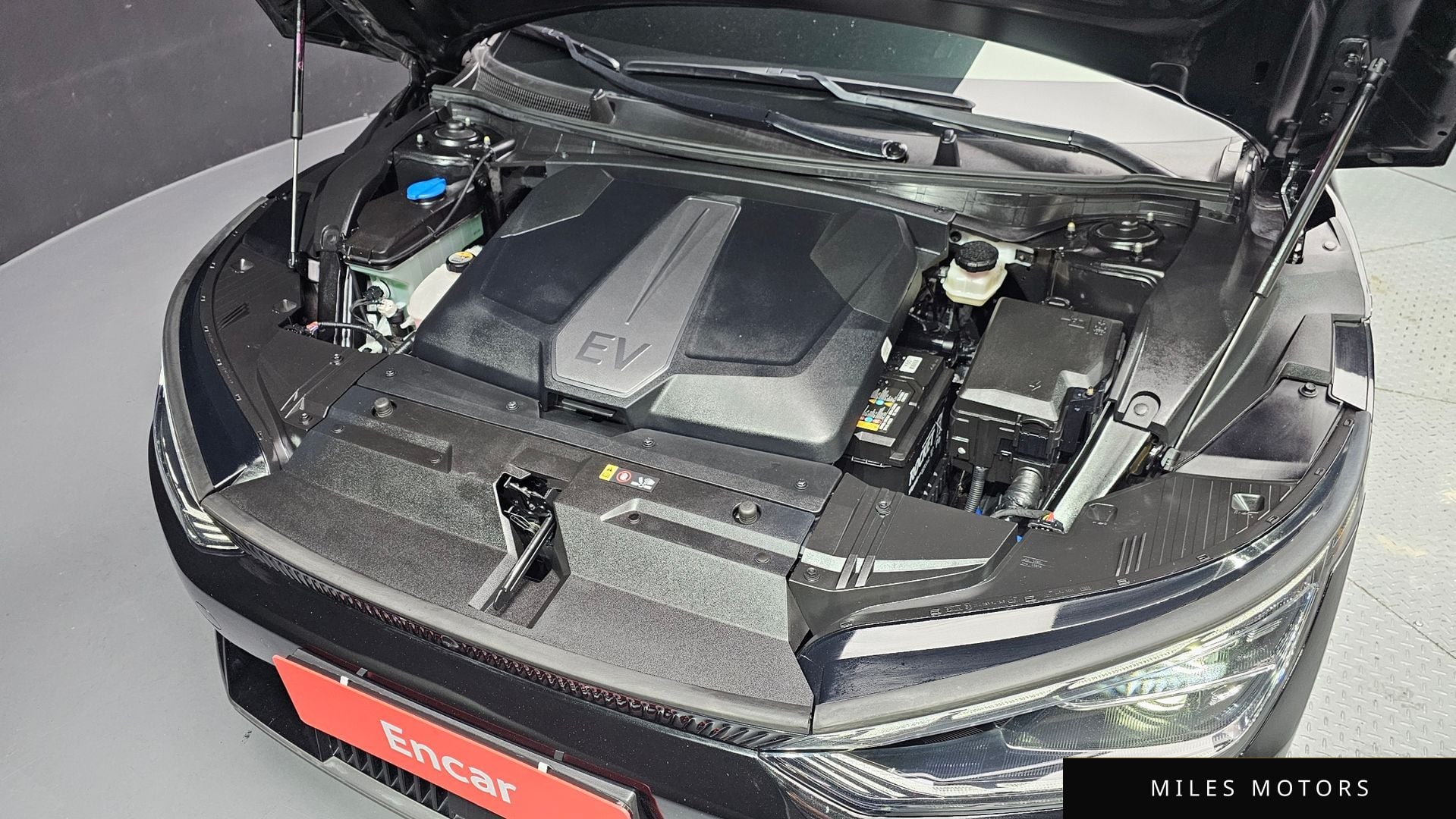 Kia EV6 2023 — миниатюра 6