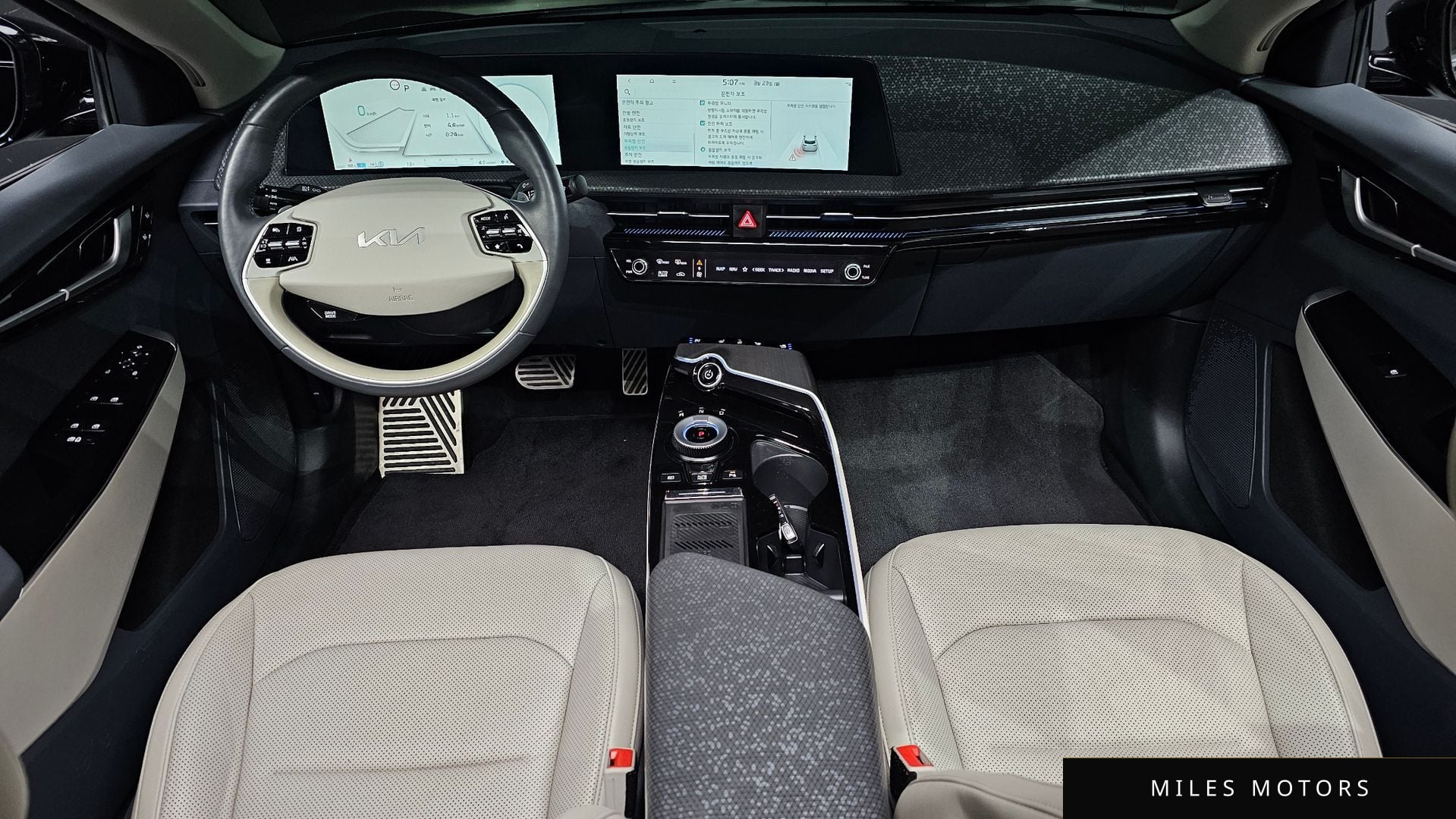 Kia EV6 2023 — миниатюра 7