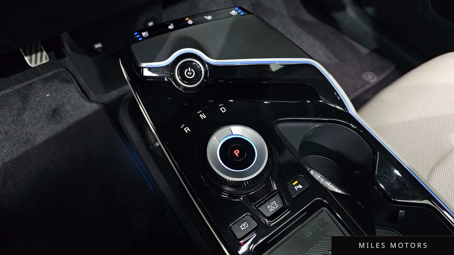 Kia EV6 2023 — миниатюра 9
