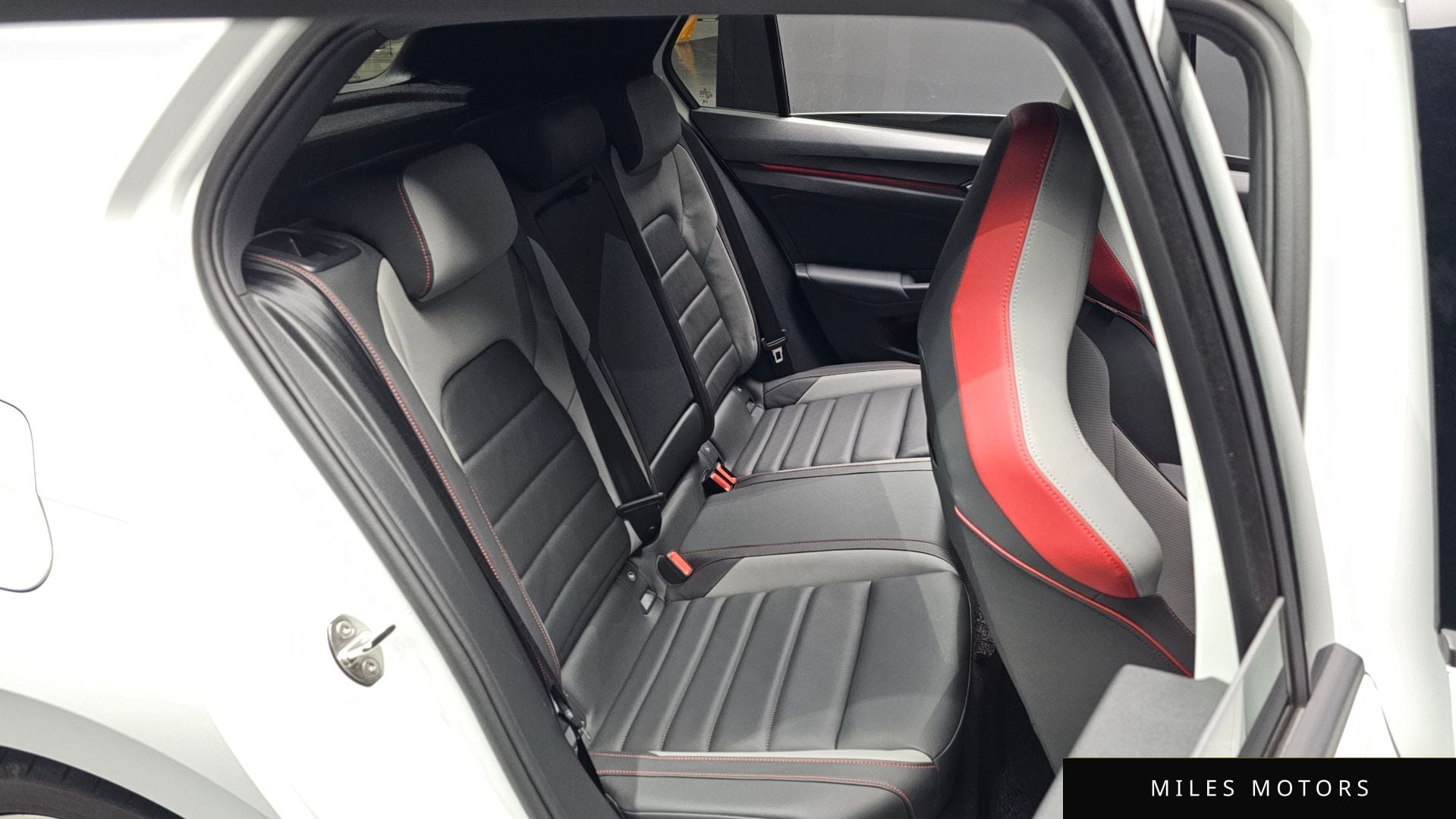 Volkswagen Golf 2024 — миниатюра 12