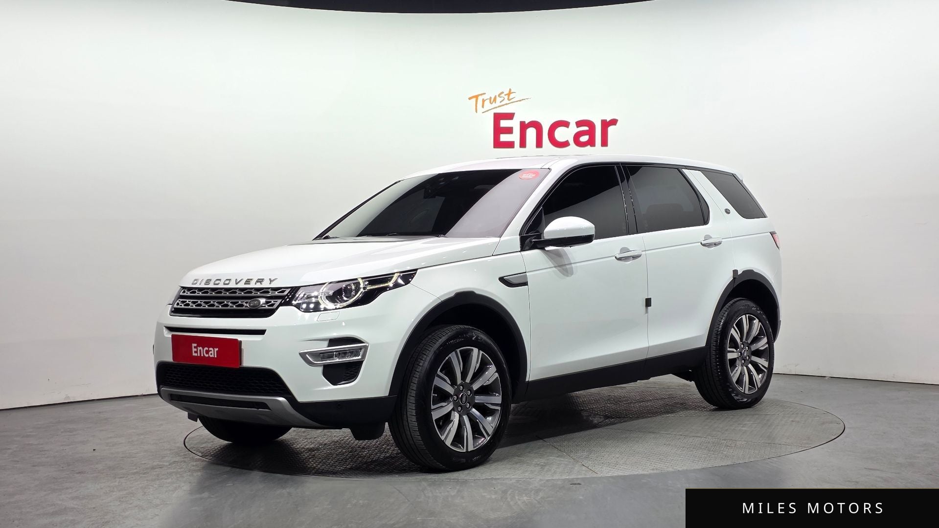 Land Rover Discovery Sport 2018 — фото 1 из 12