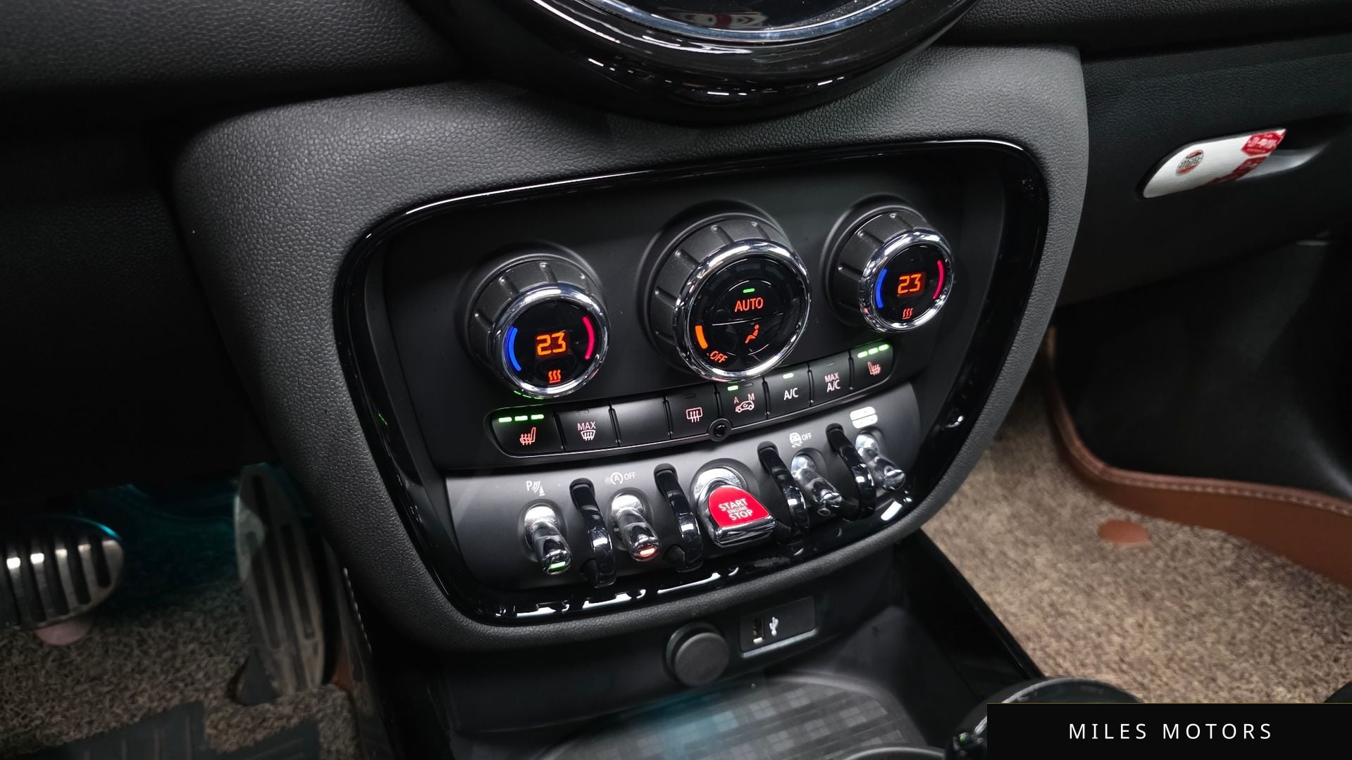 MINI 쿠퍼 S 클럽맨 2023 — миниатюра 17