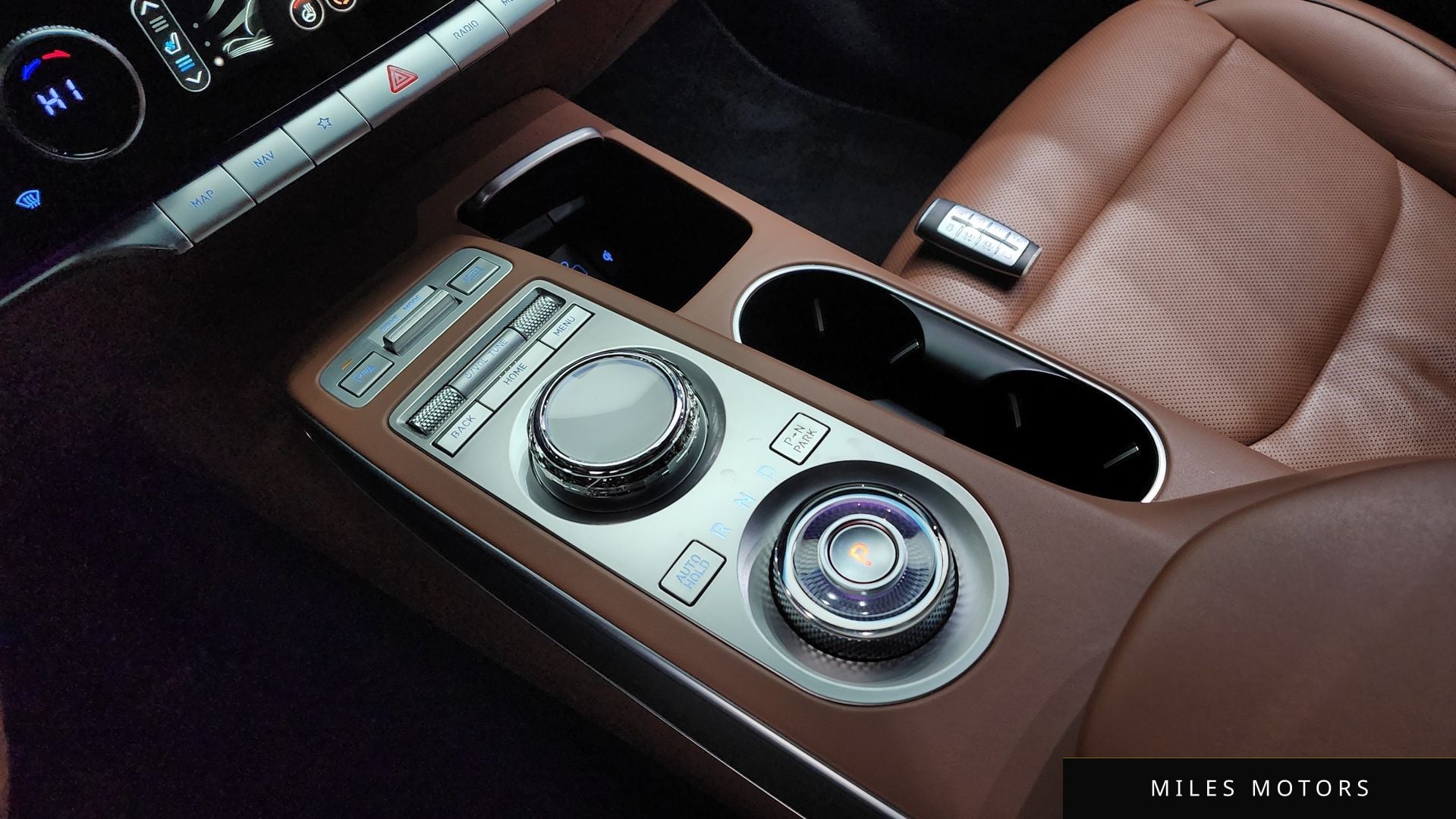 Genesis GV70 2022 — миниатюра 8