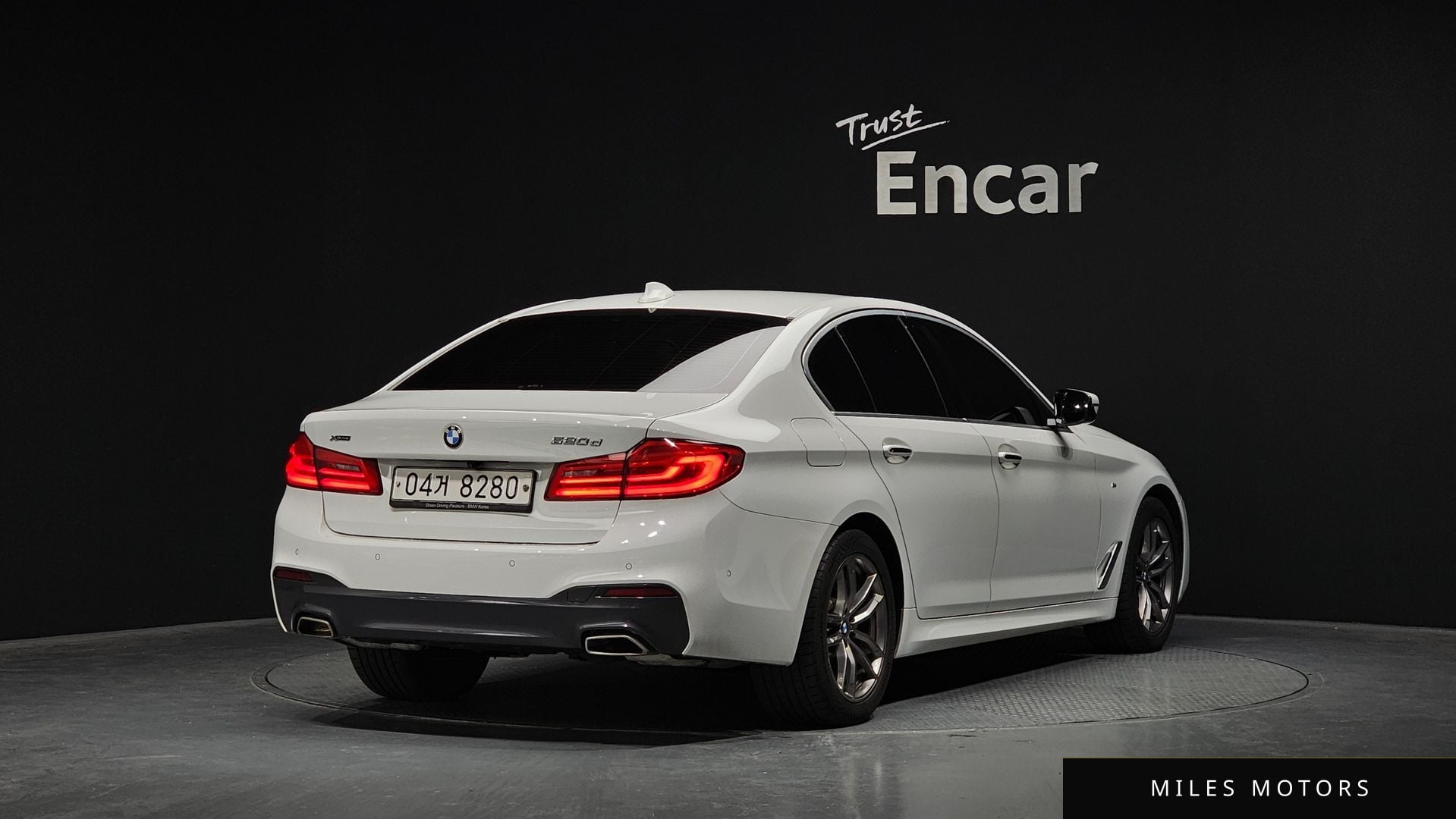 BMW 5 Series (G30) 2018 — миниатюра 2