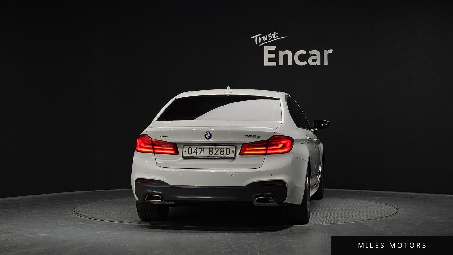 BMW 5 Series (G30) 2018 — миниатюра 4