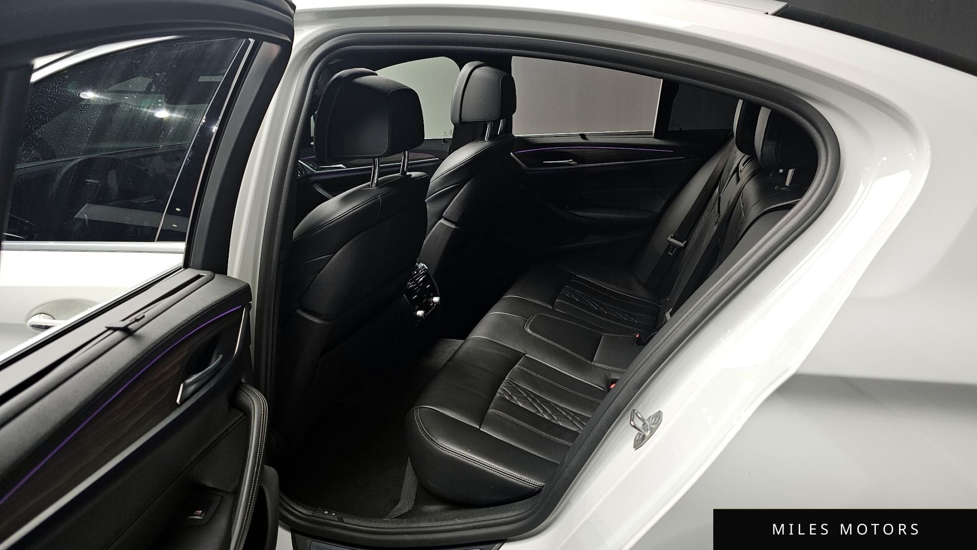 BMW 5 Series (G30) 2018 — миниатюра 12