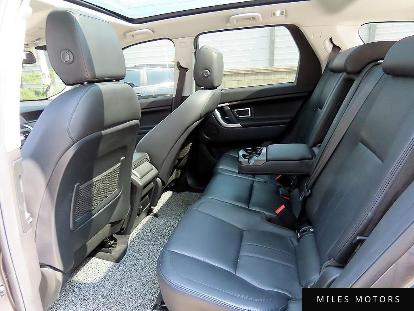 Land Rover Discovery Sport 2017 — миниатюра 6