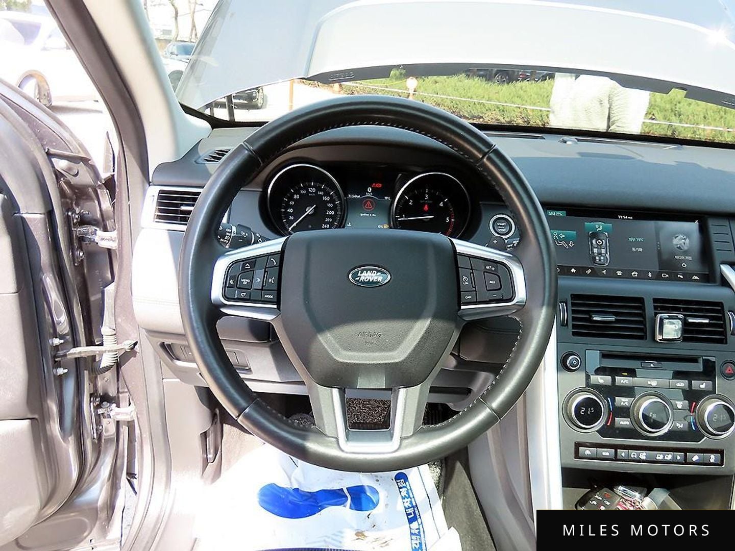 Land Rover Discovery Sport 2017 — миниатюра 8