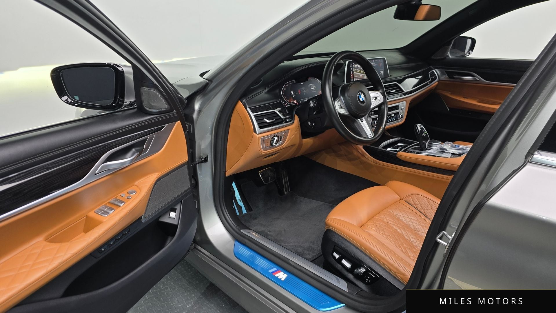 BMW 7 Series (G11) 2020 — миниатюра 11
