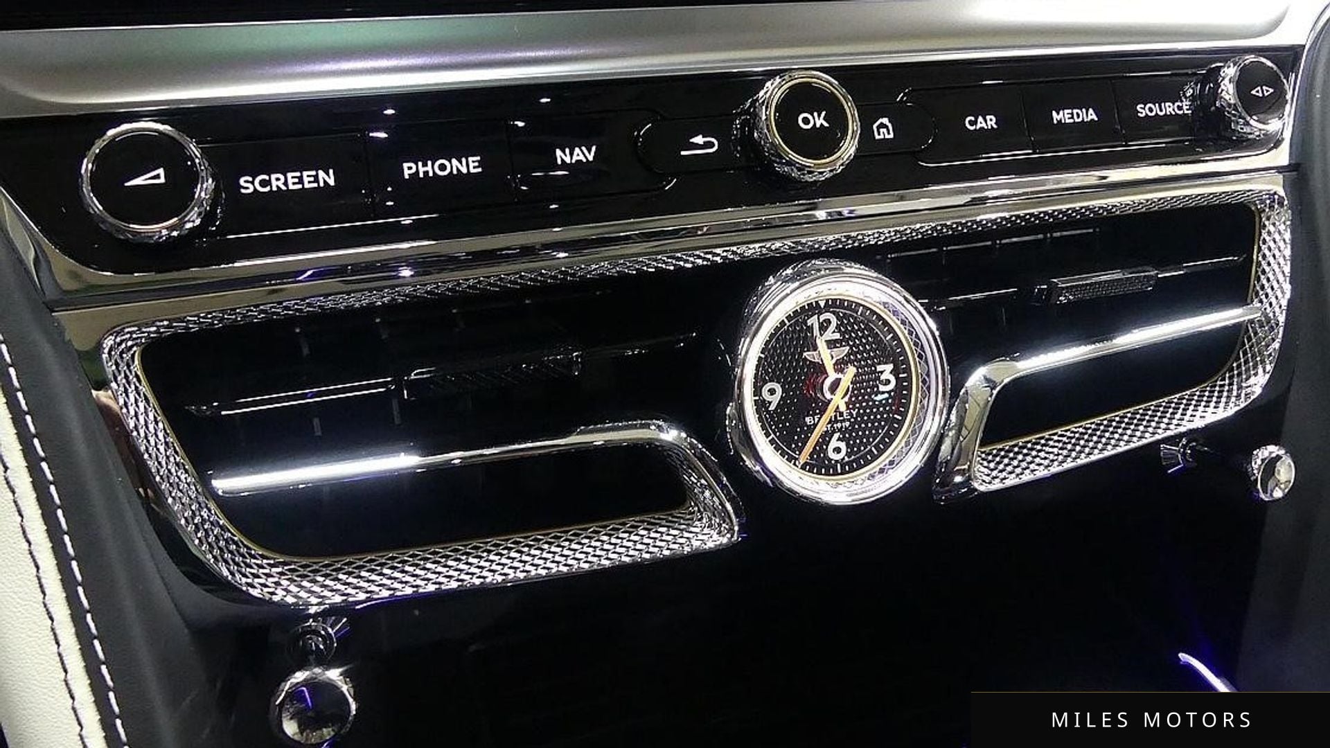 Bentley 플라잉스퍼 2023 — миниатюра 9