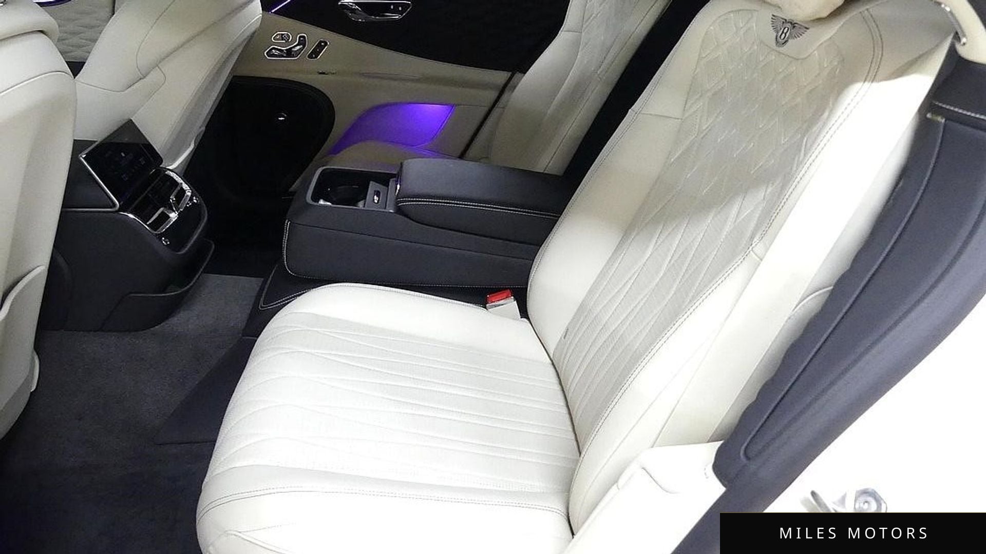 Bentley 플라잉스퍼 2023 — миниатюра 12