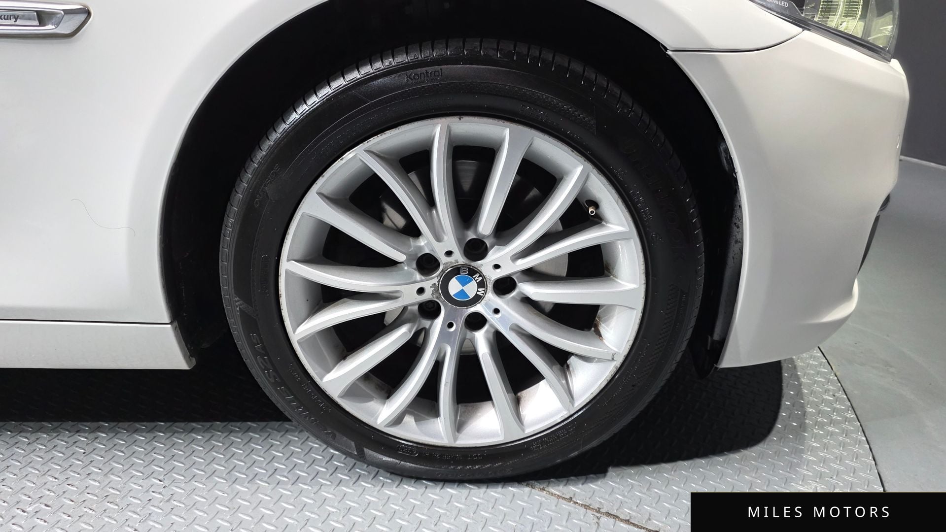 BMW 5 Series (F10) 2014 — миниатюра 5