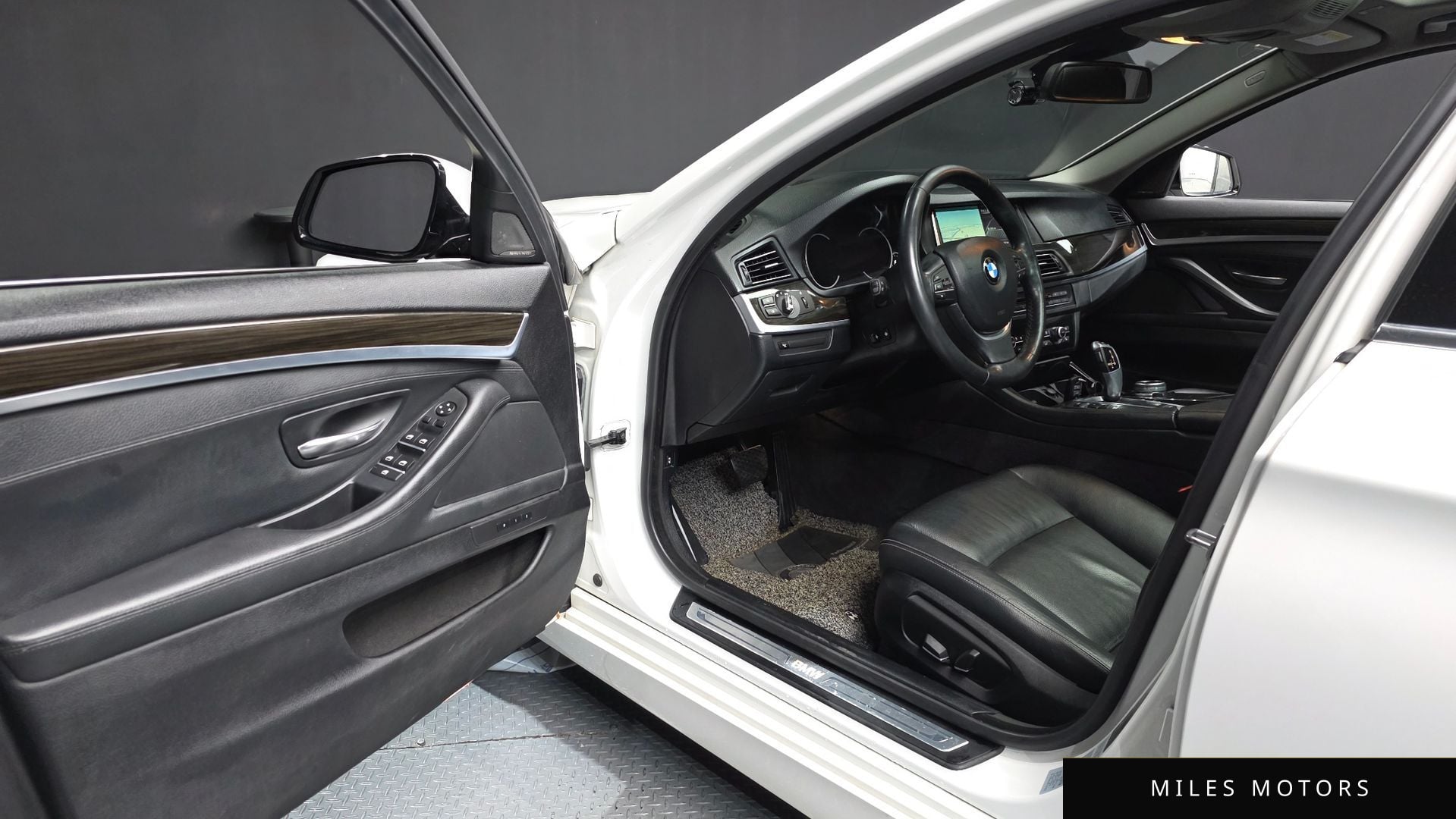 BMW 5 Series (F10) 2014 — миниатюра 10