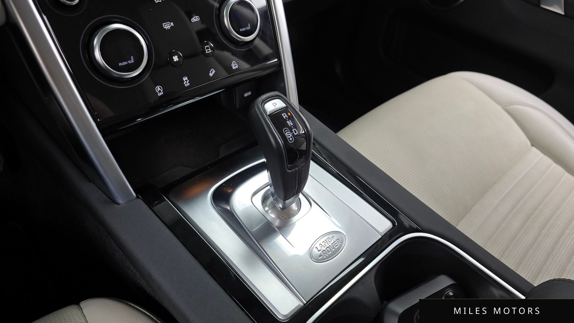 Land Rover Discovery Sport 2023 — миниатюра 9