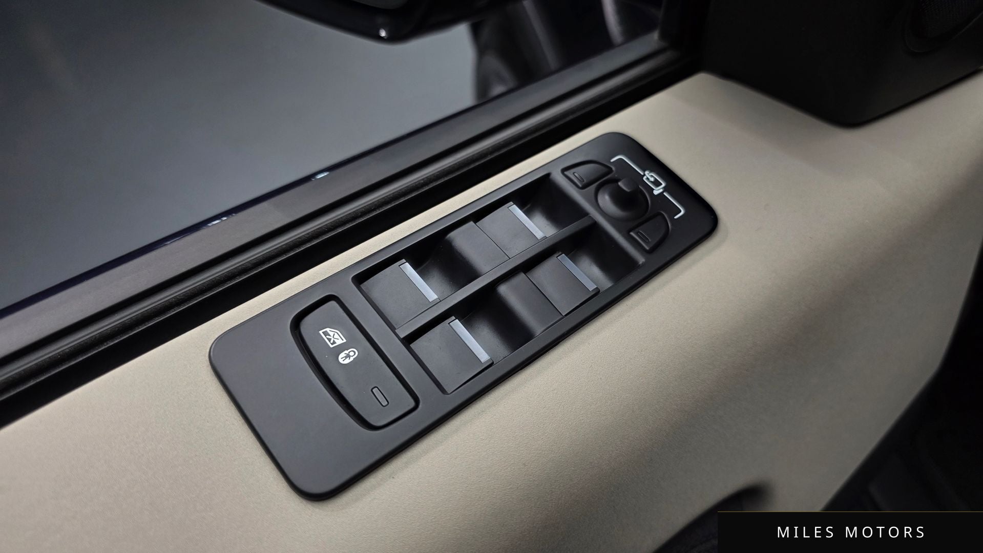 Land Rover 디스커버리 스포츠 2023 — миниатюра 18