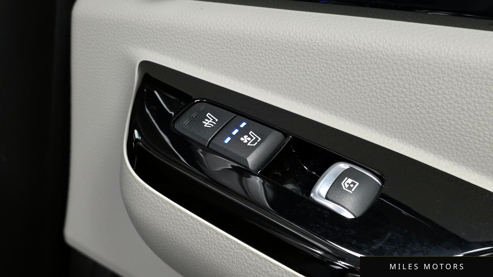 Kia Carnival 2021 — миниатюра 17