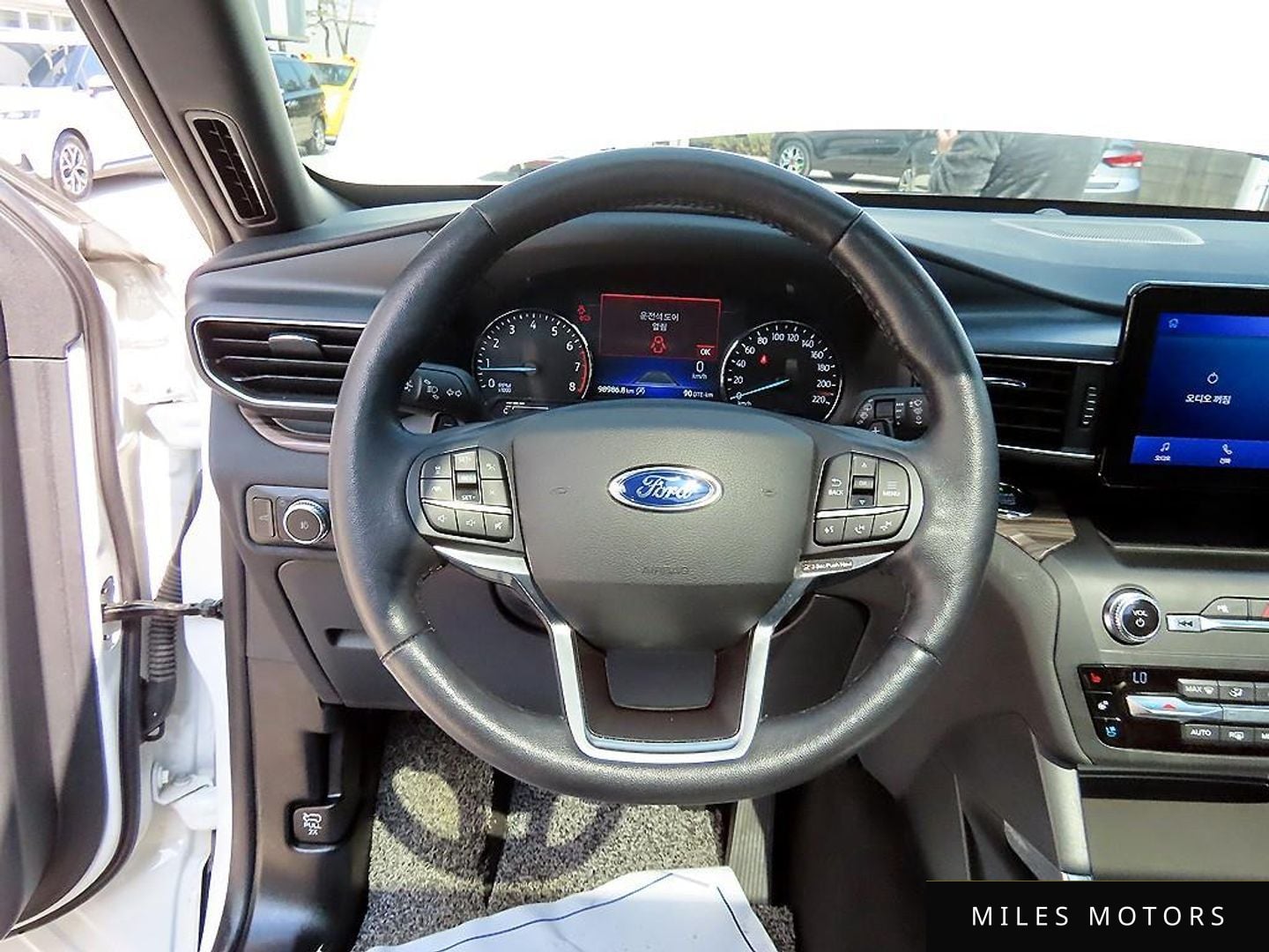 Ford Explorer 2020 — миниатюра 8