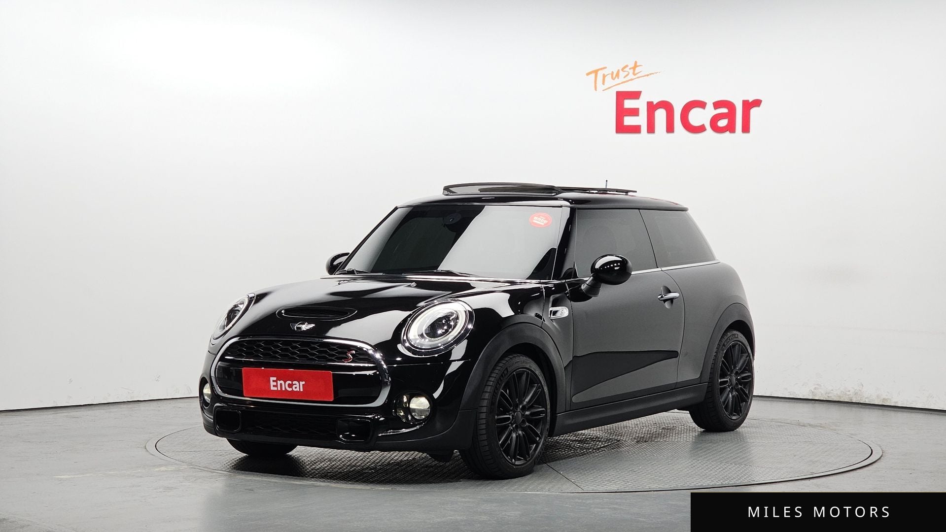 MINI Cooper S 2018 — фото 1 из 12