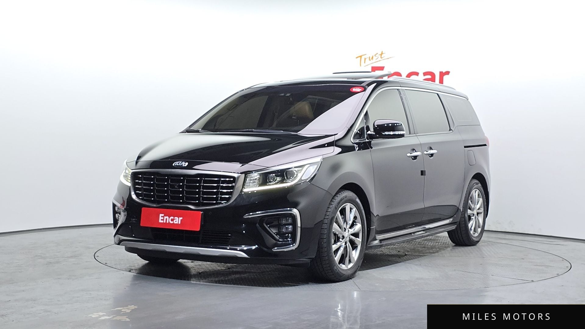 Kia Canival 2020 — фото 1 из 12