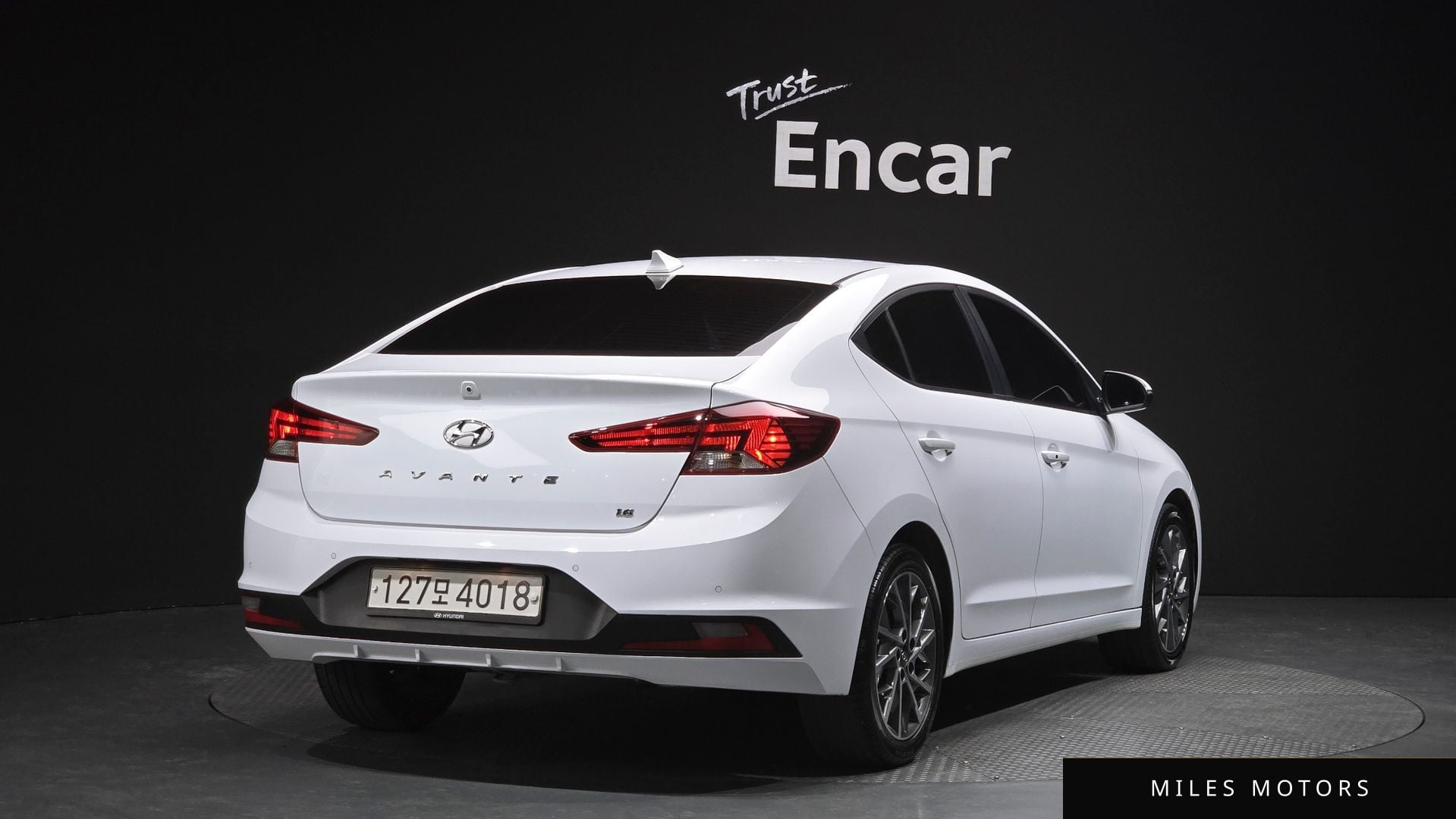 Hyundai AVANTE 2019 — фото 1 из 12