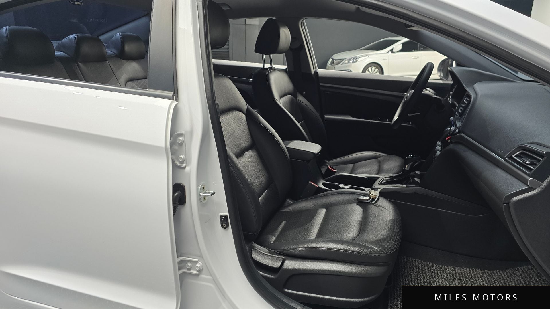 Hyundai AVANTE 2019 — миниатюра 9