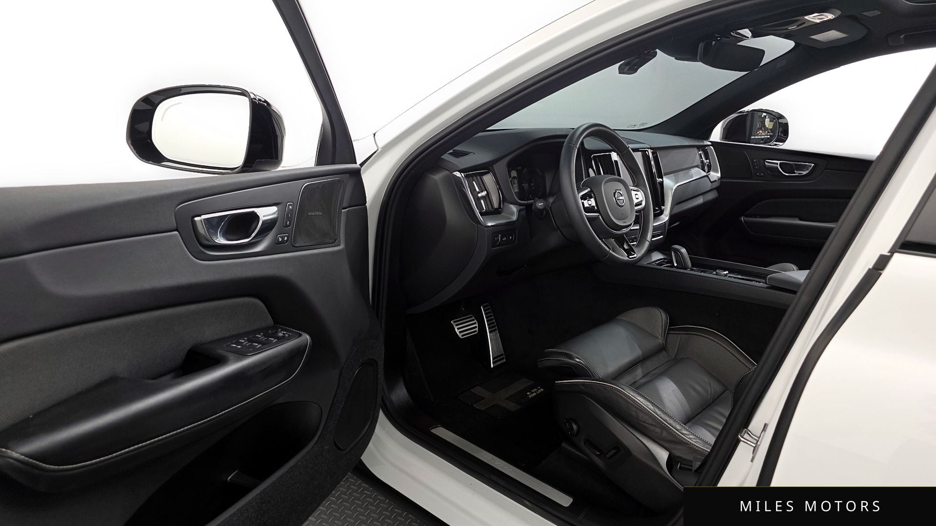 Volvo XC60 2021 — миниатюра 10