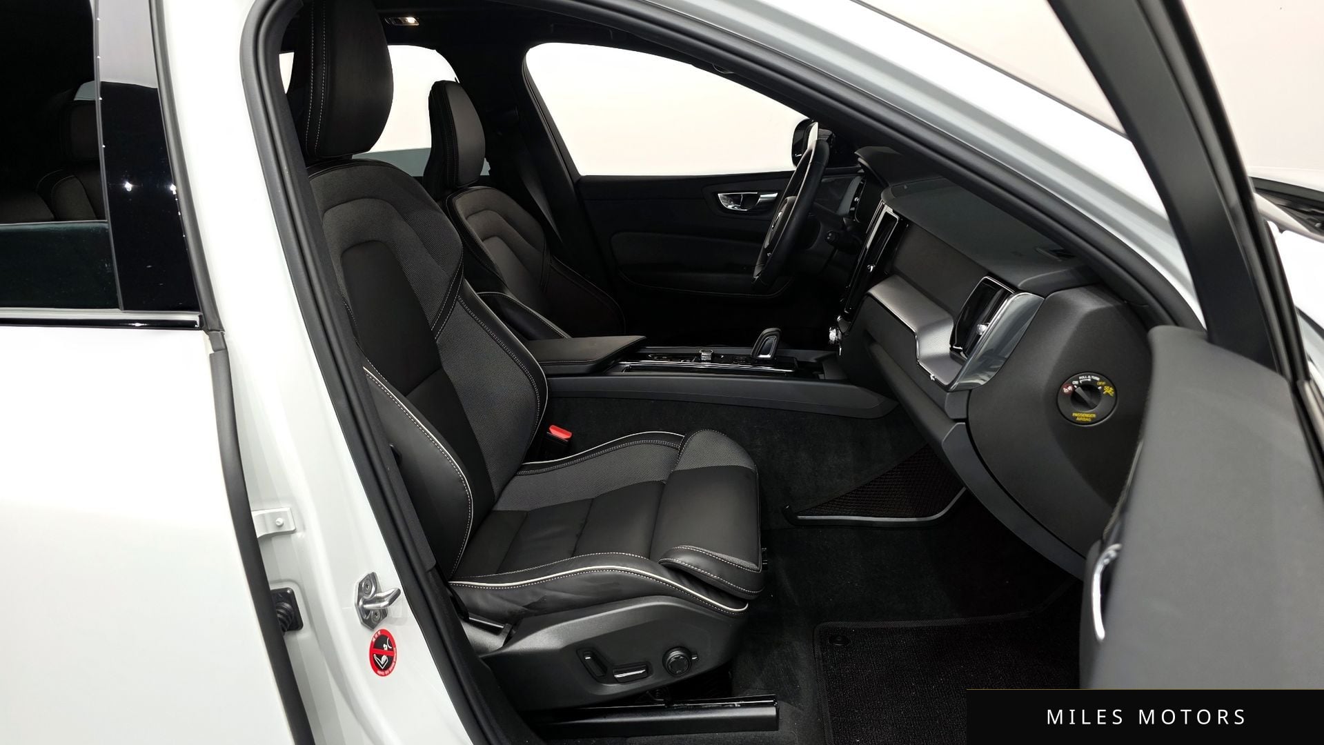 Volvo XC60 2021 — миниатюра 11