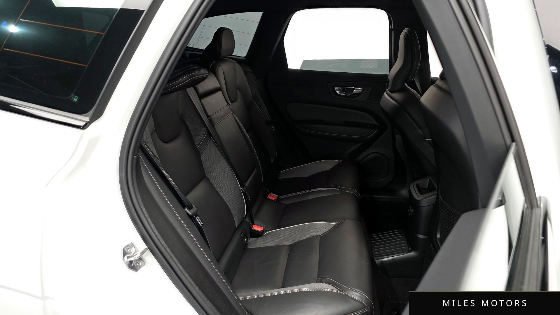 Volvo XC60 2021 — миниатюра 12