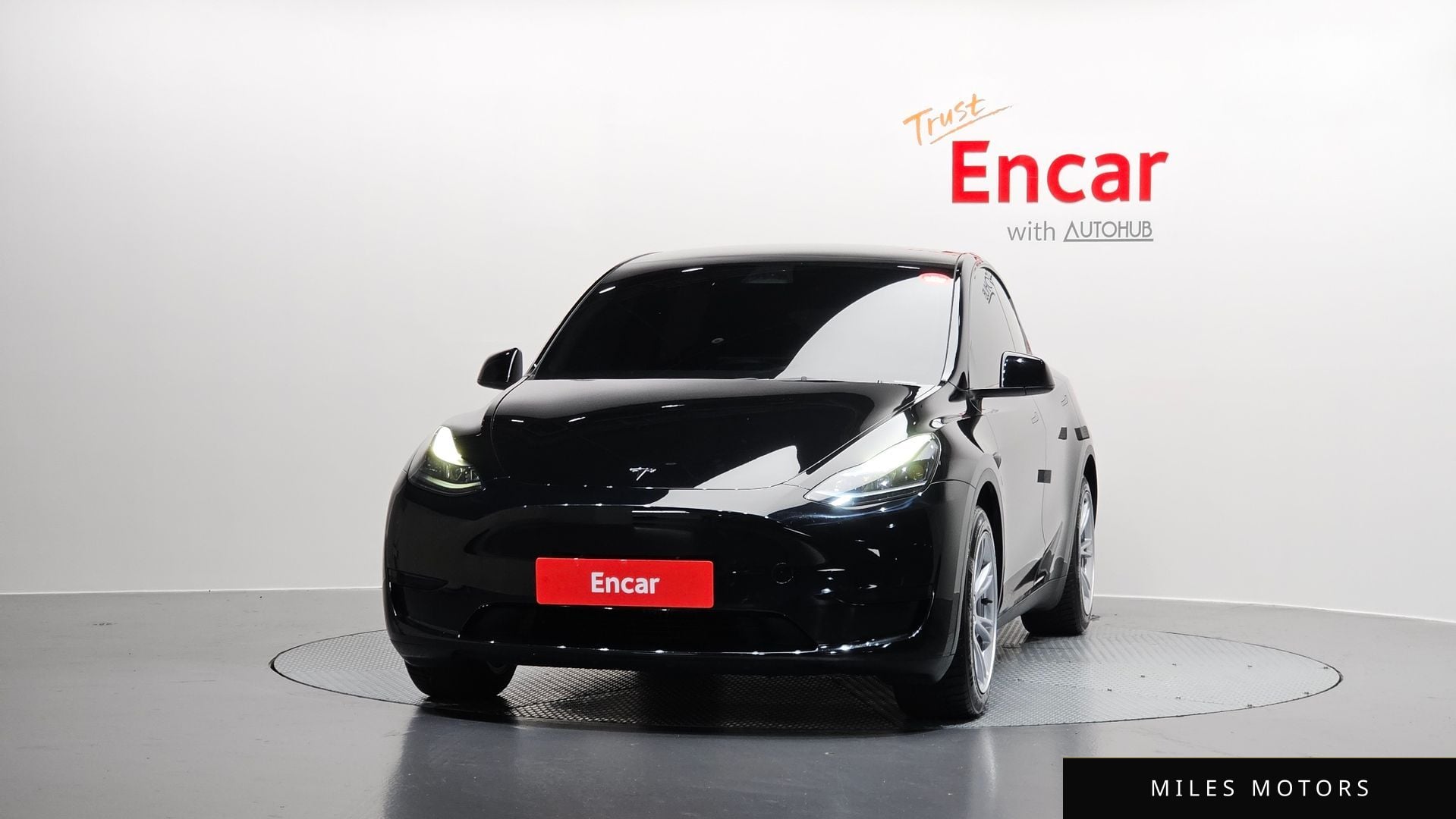 Tesla Model Y 2023 — миниатюра 3