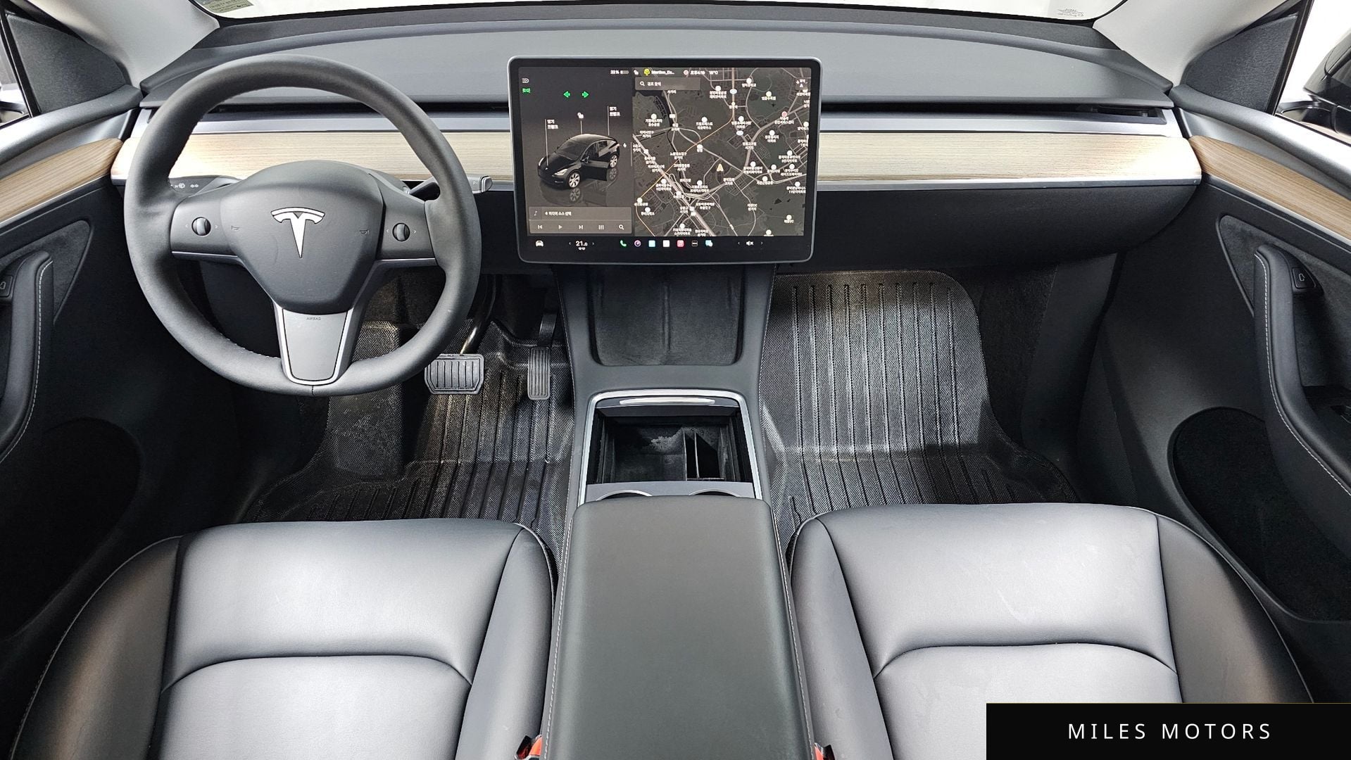 Tesla Model Y 2023 — миниатюра 7