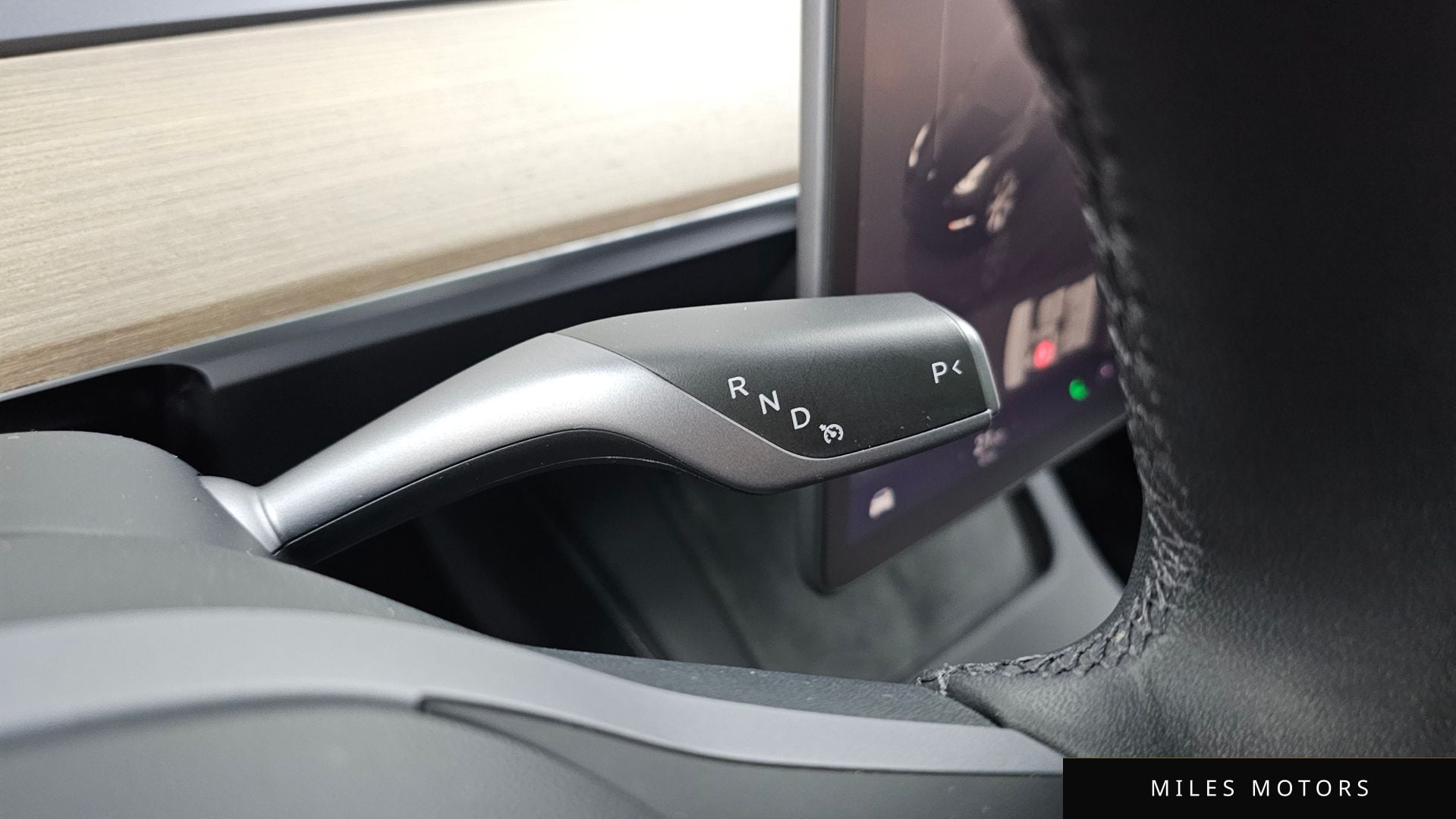 Tesla Model Y 2023 — миниатюра 9