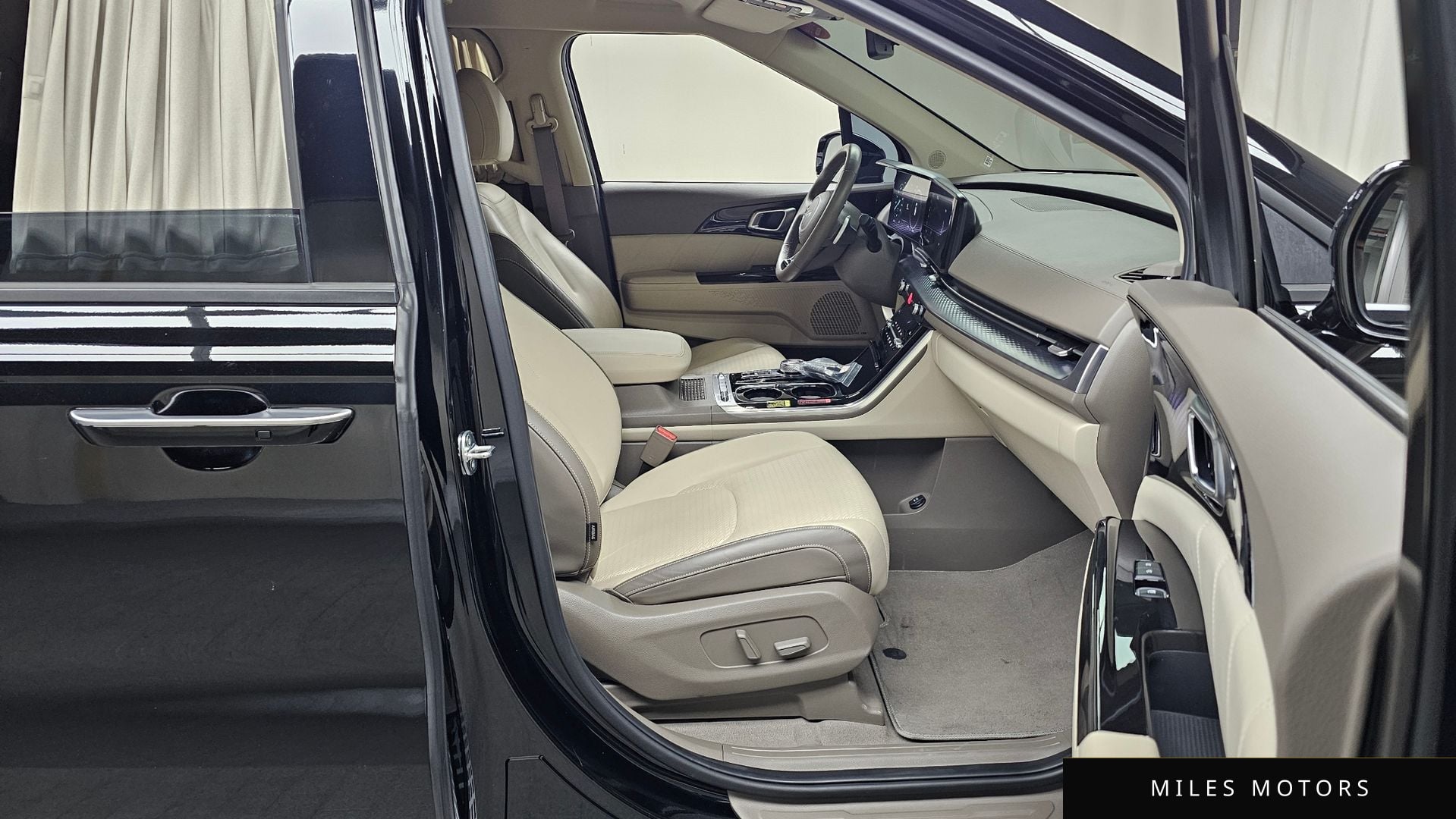 Kia Carnival 2023 — миниатюра 11