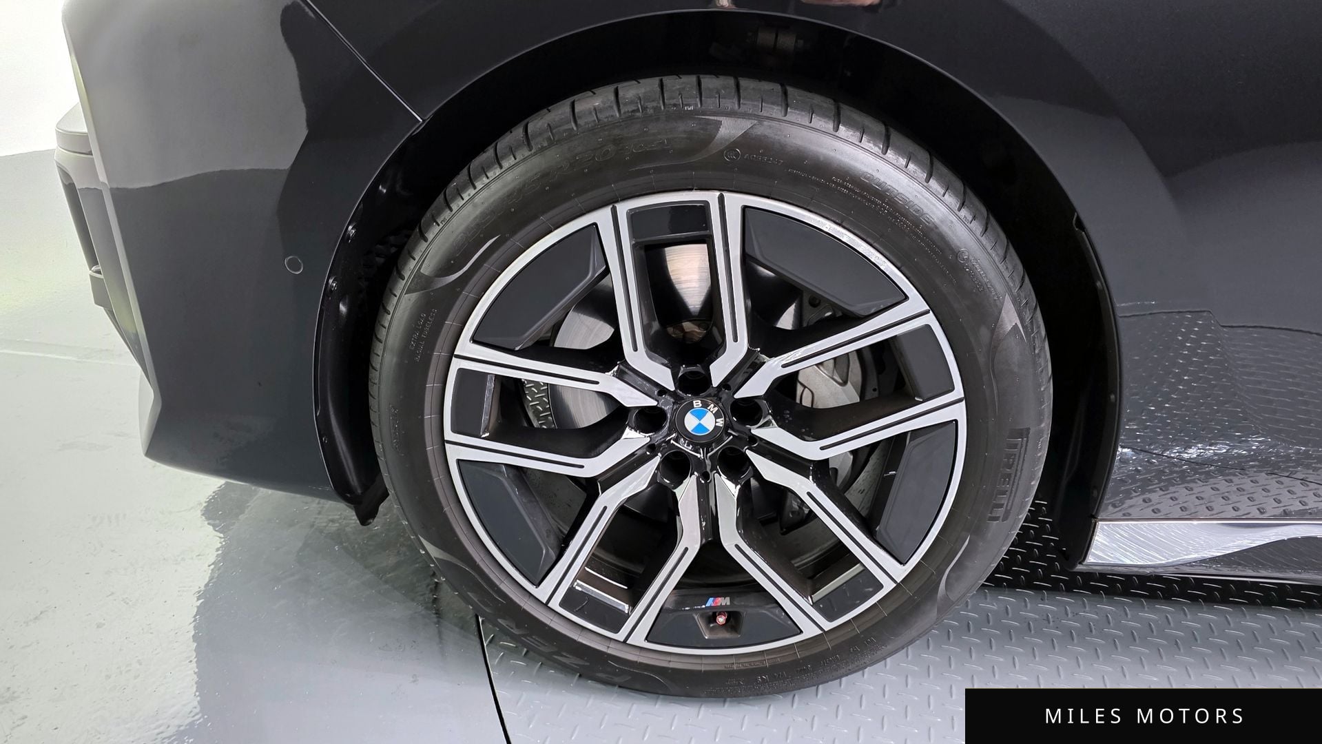 BMW 7 Series (G70) 2023 — миниатюра 5