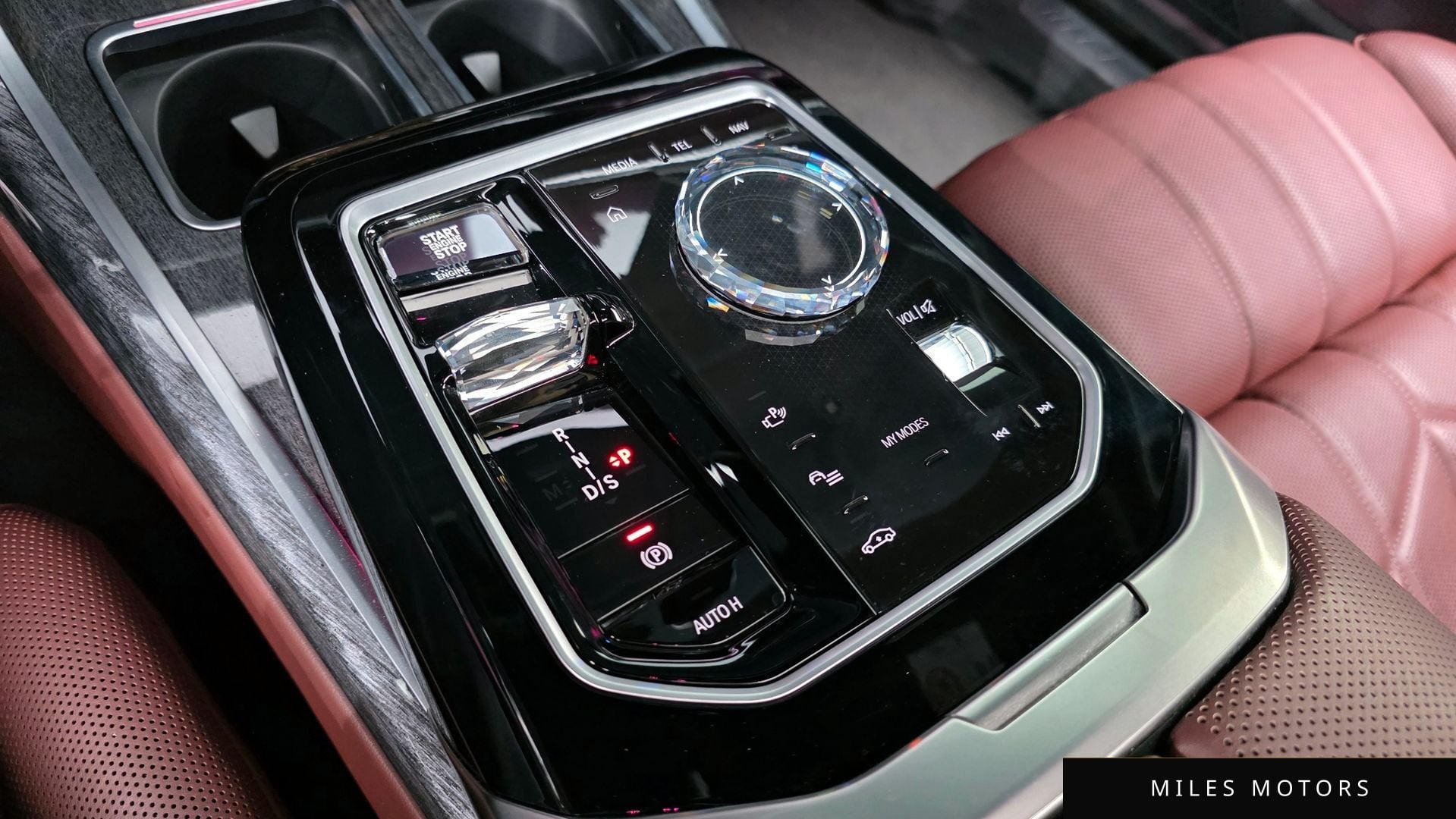 BMW 7 Series (G70) 2023 — миниатюра 9
