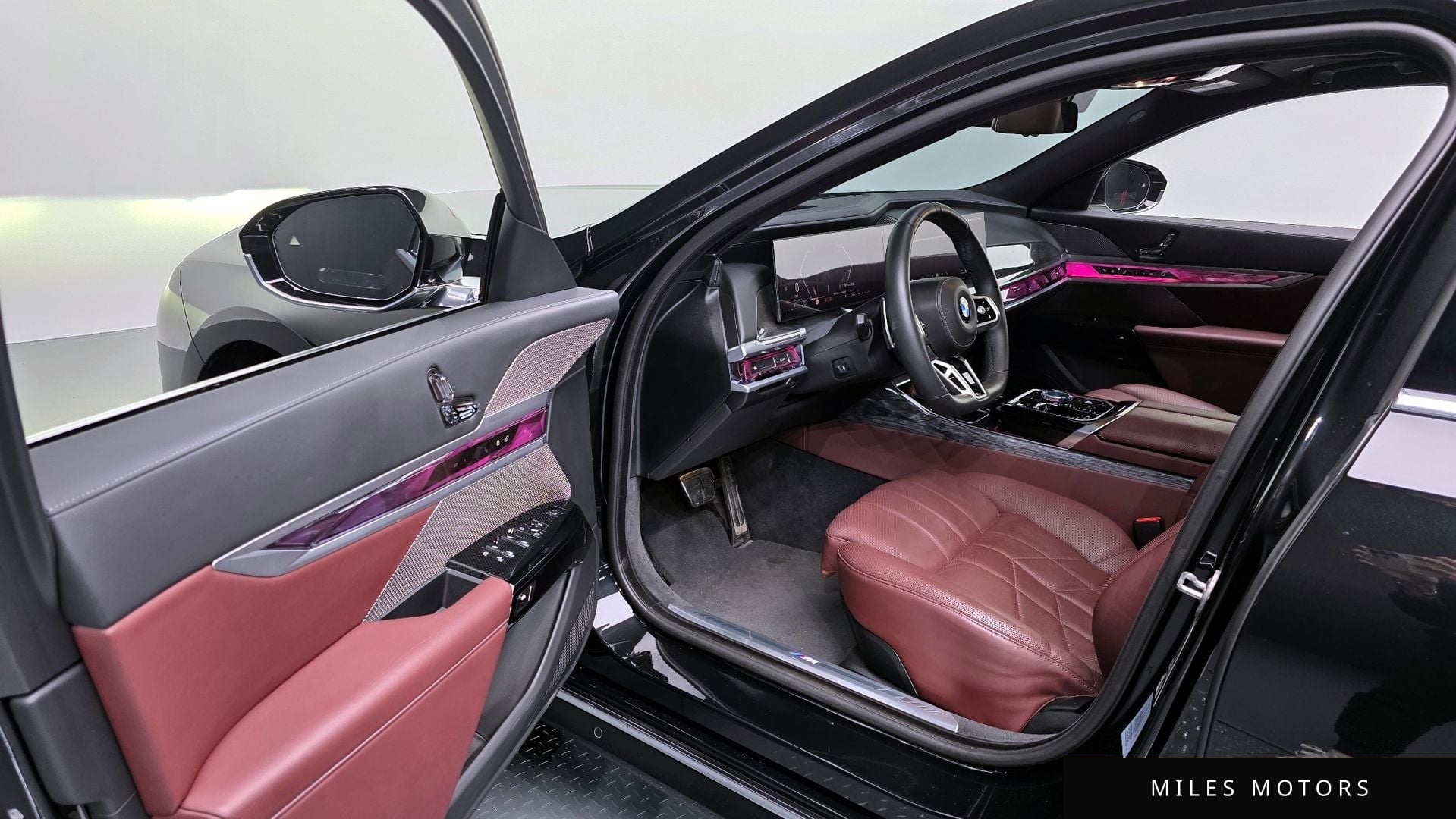 BMW 7 Series (G70) 2023 — миниатюра 11