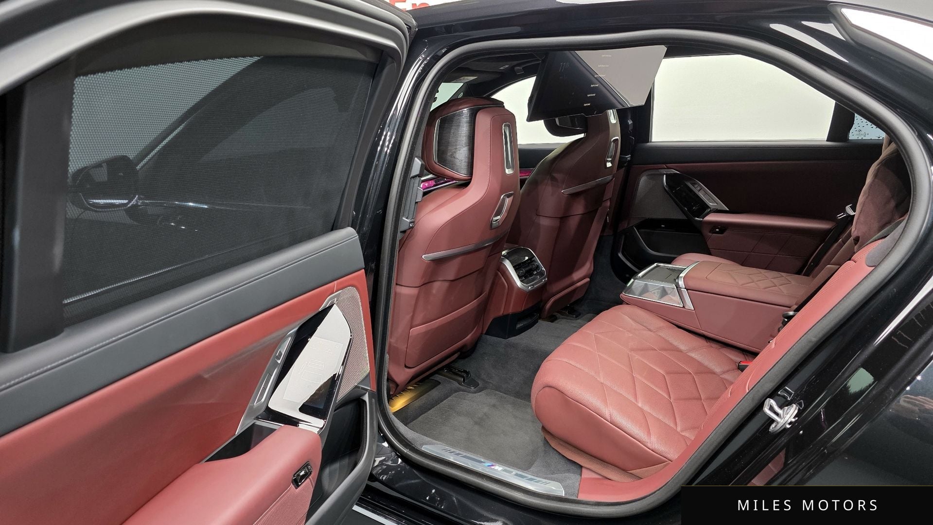 BMW 7 Series (G70) 2023 — миниатюра 12