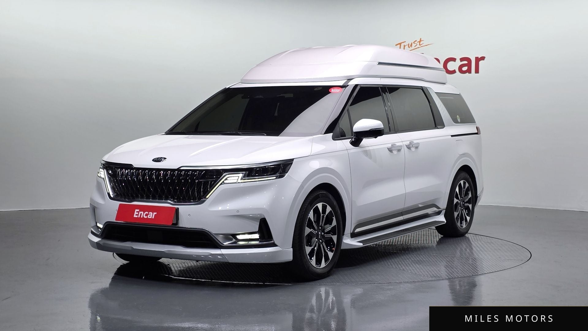 Kia Carnival 2021 — фото 1 из 12