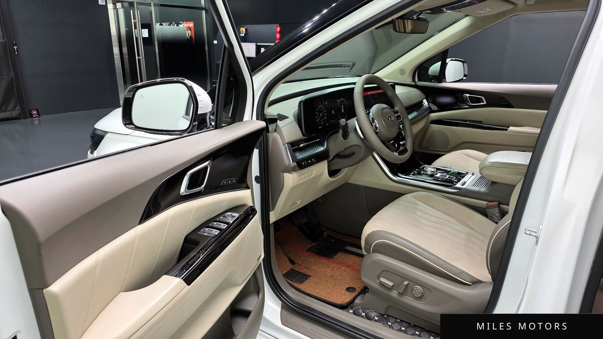 Kia Carnival 2021 — миниатюра 11