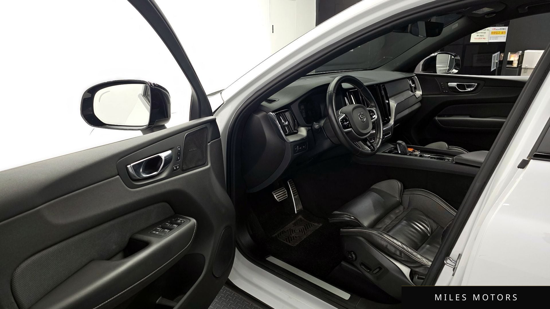Volvo XC60 2021 — миниатюра 10