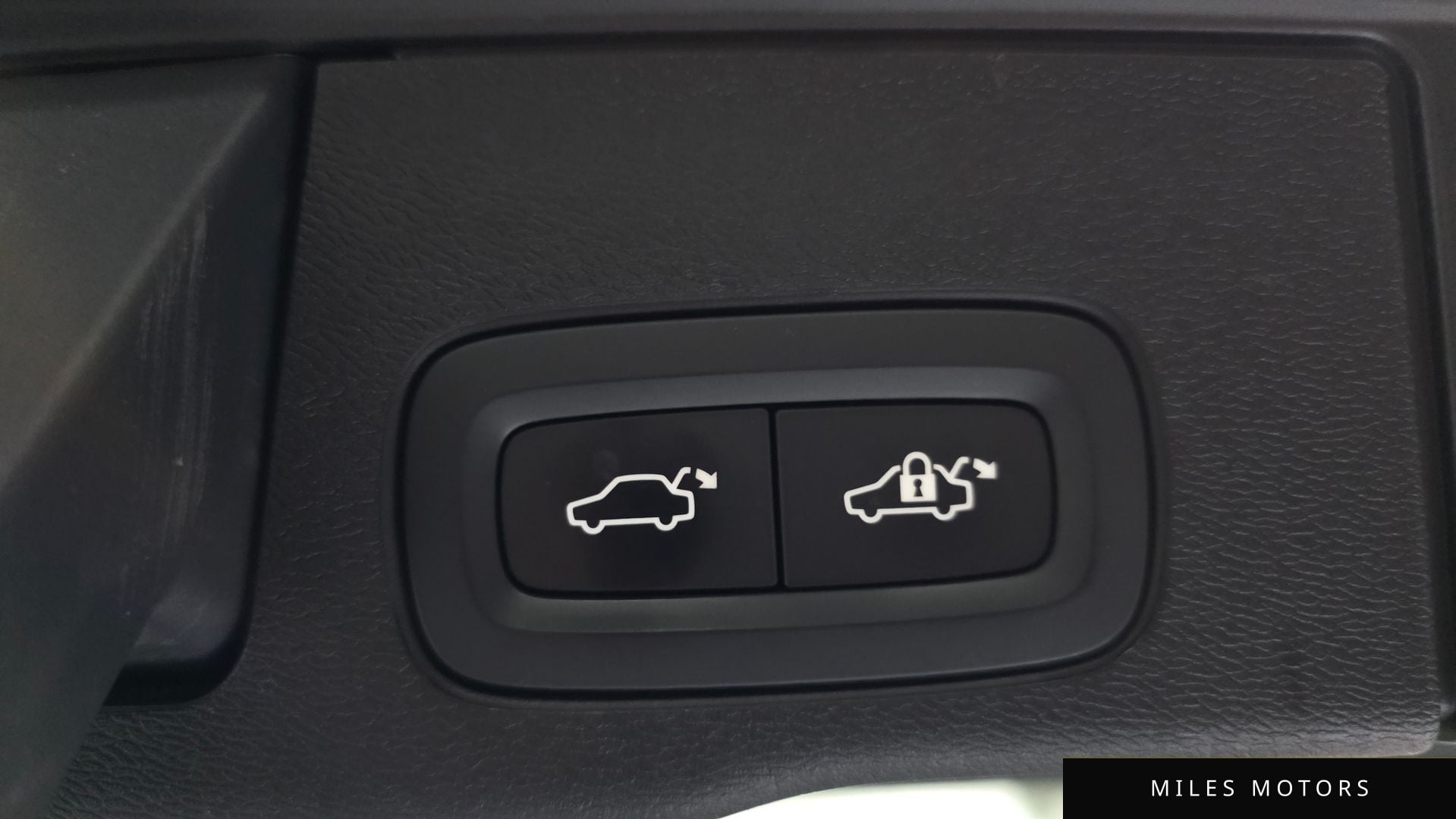 Volvo XC60 2021 — миниатюра 20