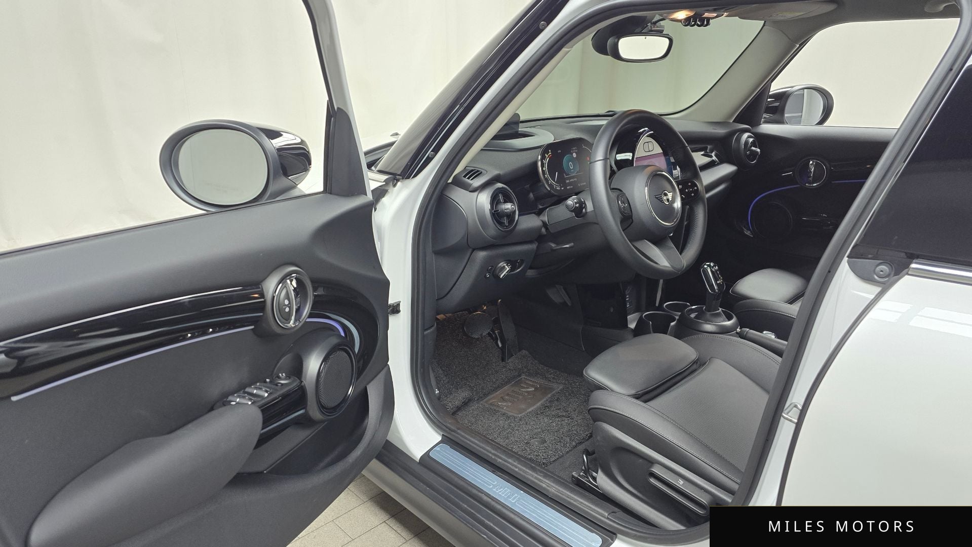 MINI Cooper 2023 — миниатюра 10