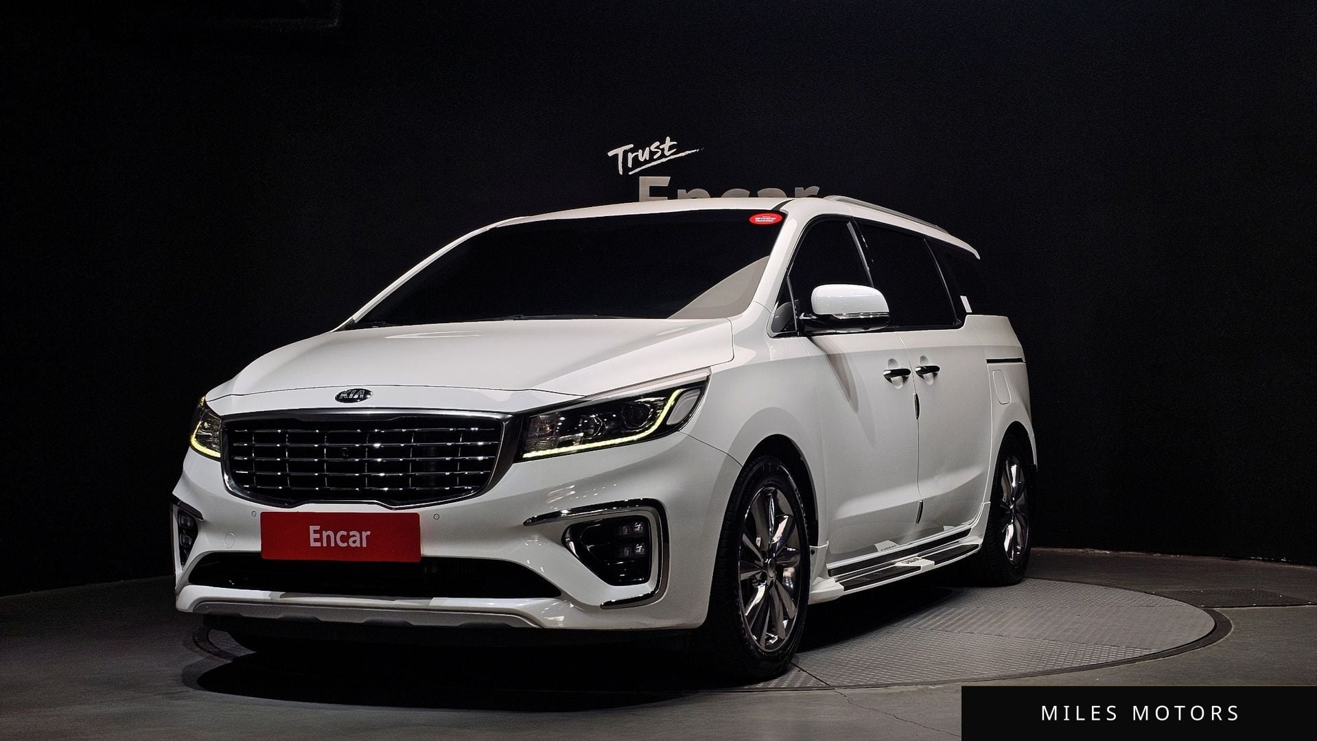 Kia Canival 2019 — фото 1 из 12