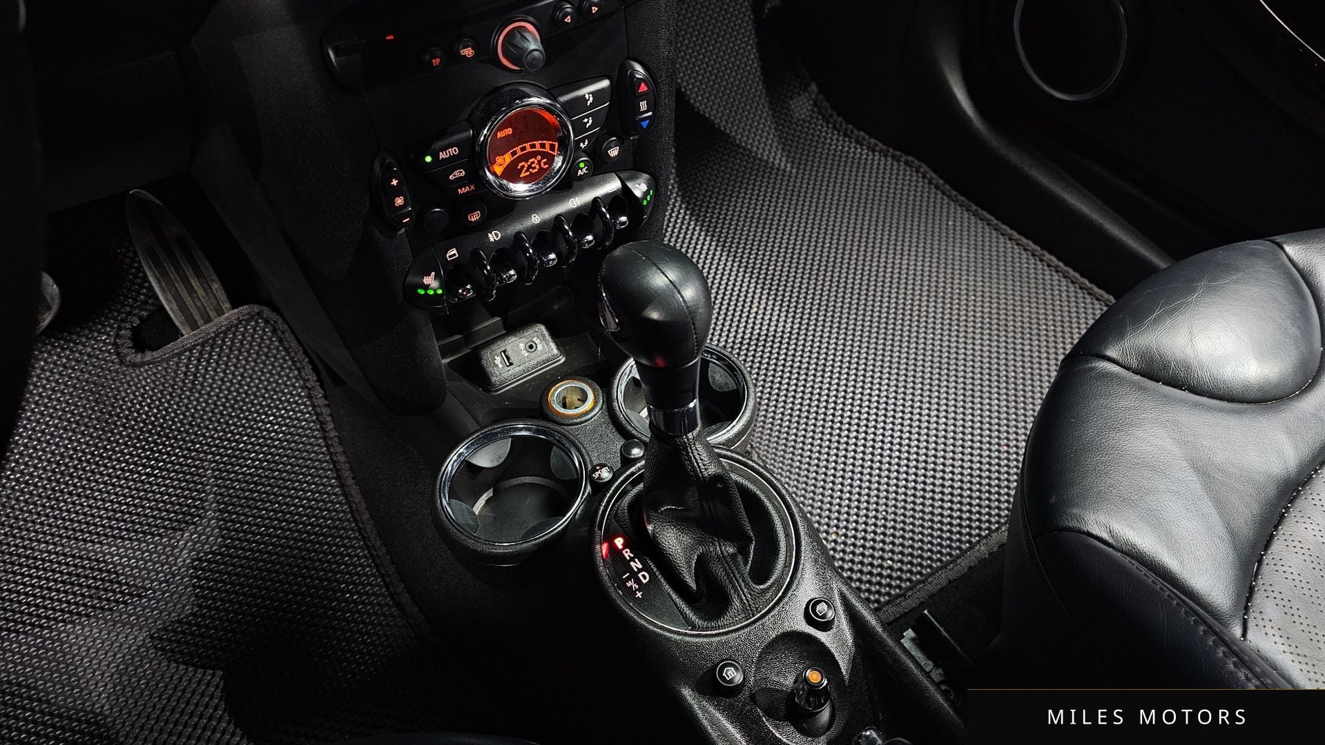 MINI 쿠퍼 SD 쿠페 2013 — миниатюра 9